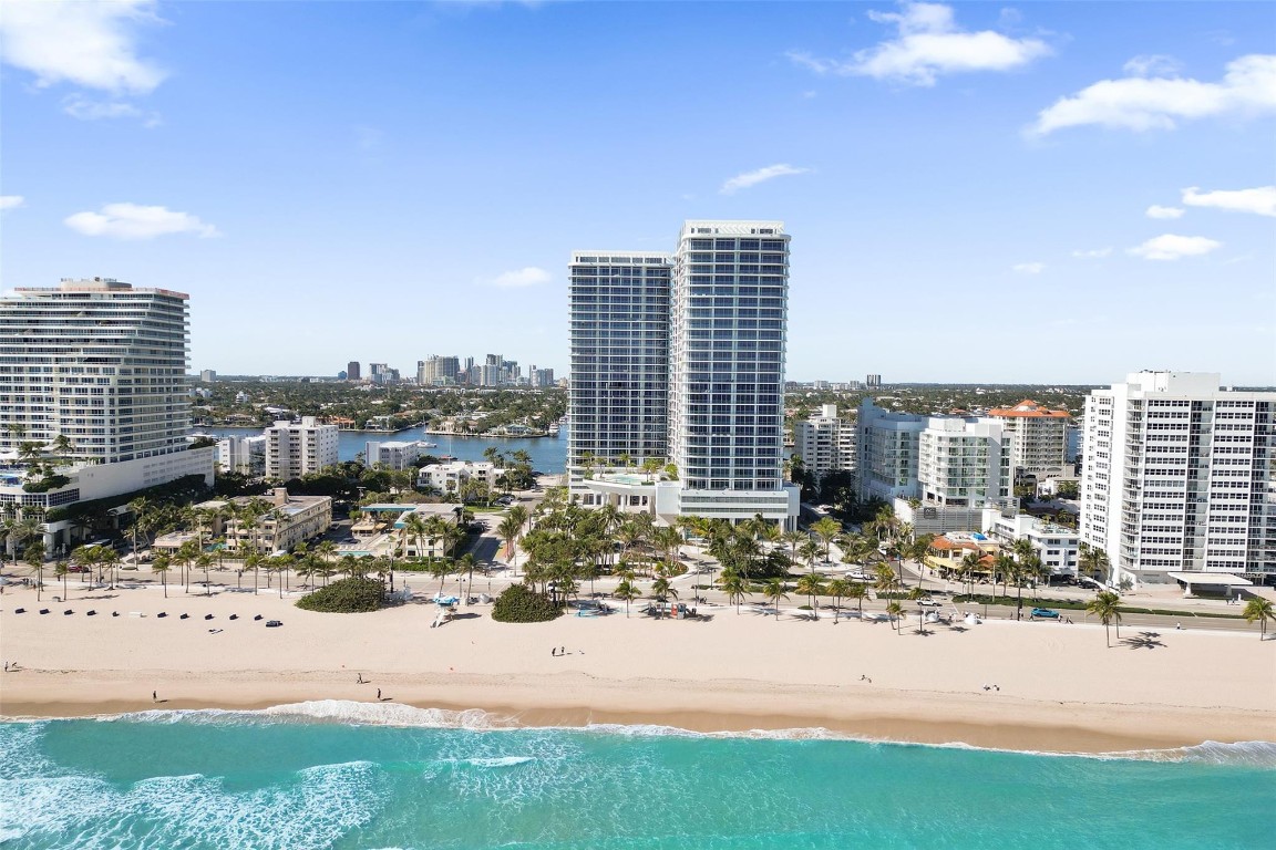 SELENE OCEANFRONT RESIDEN - Residential