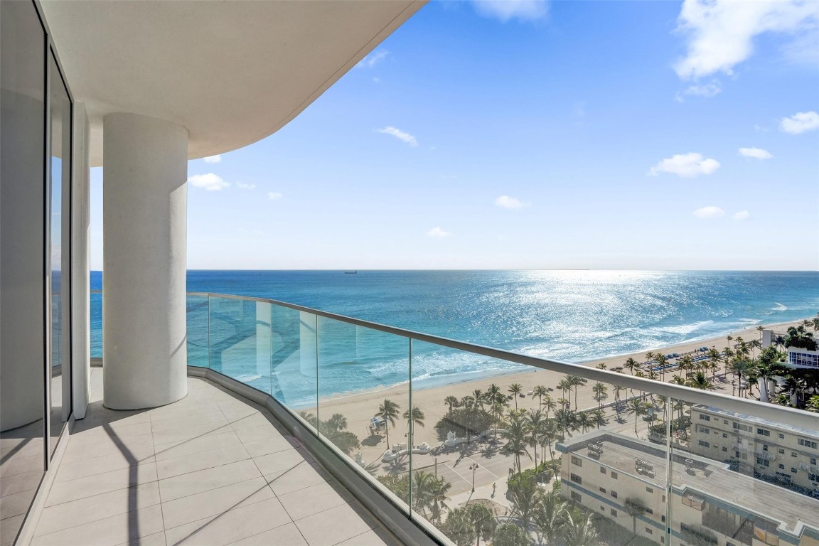 SELENE OCEANFRONT RESIDEN - Residential