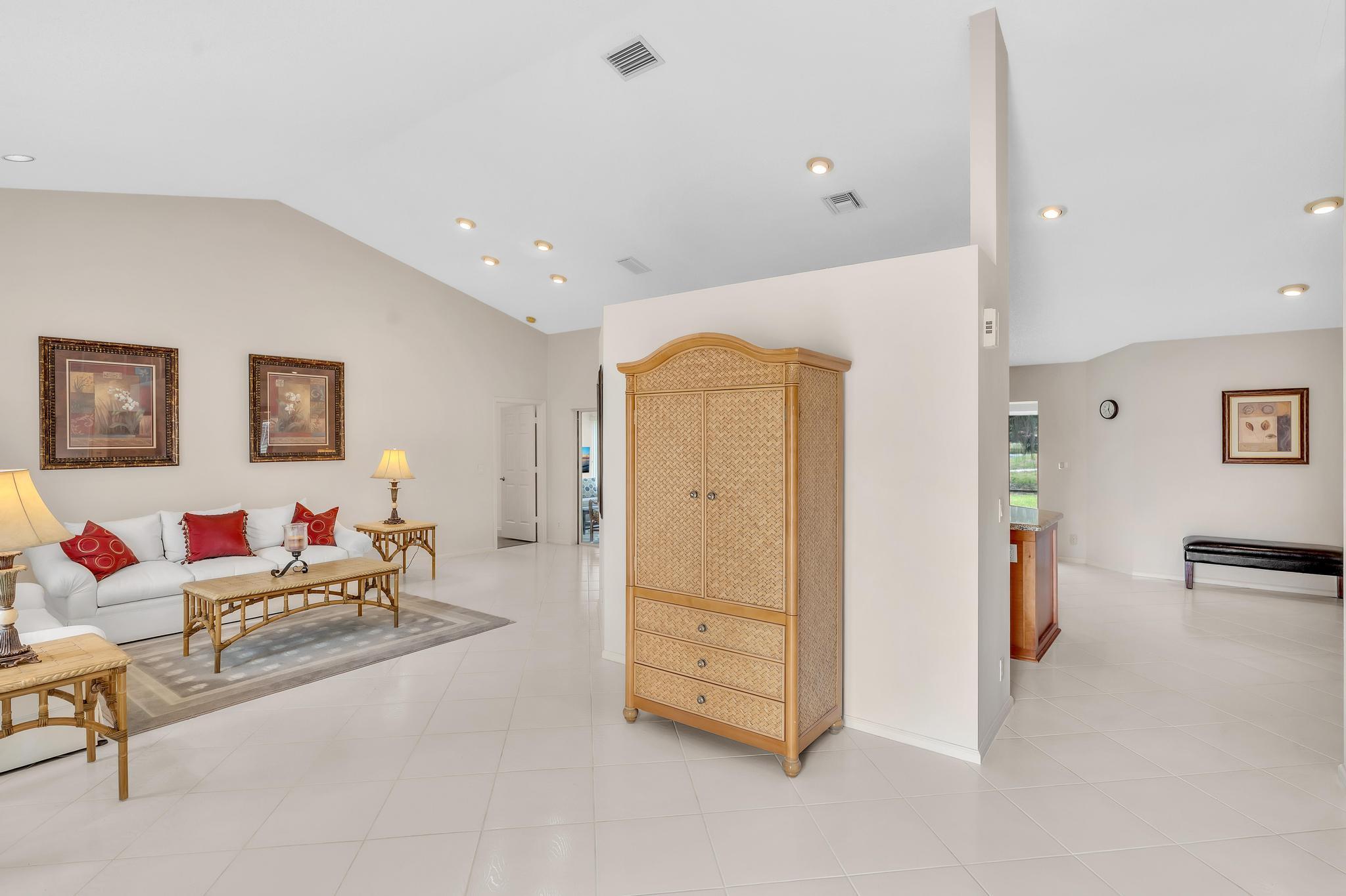 BOCA GREENS 8 - Residential
