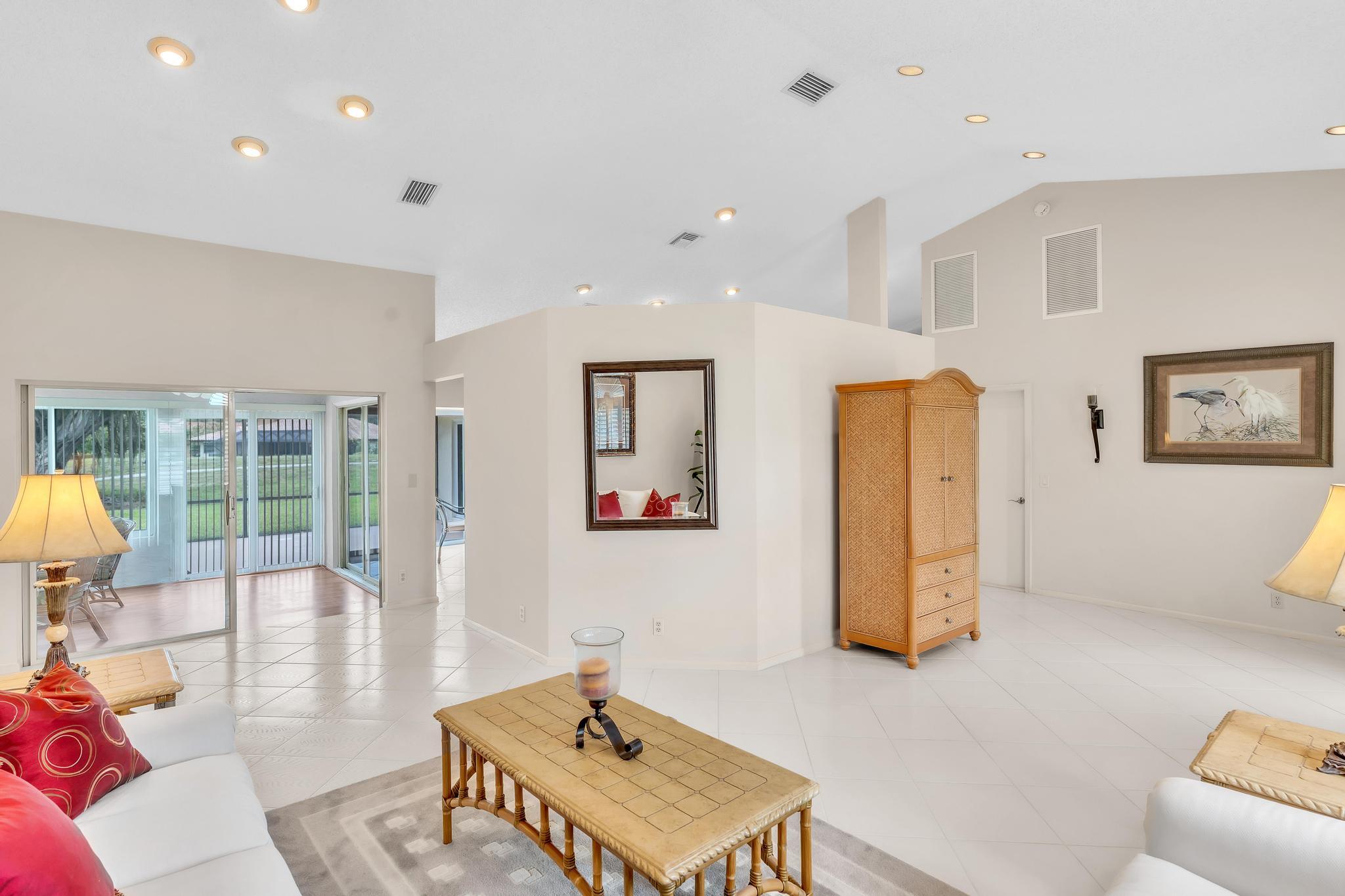 BOCA GREENS 8 - Residential