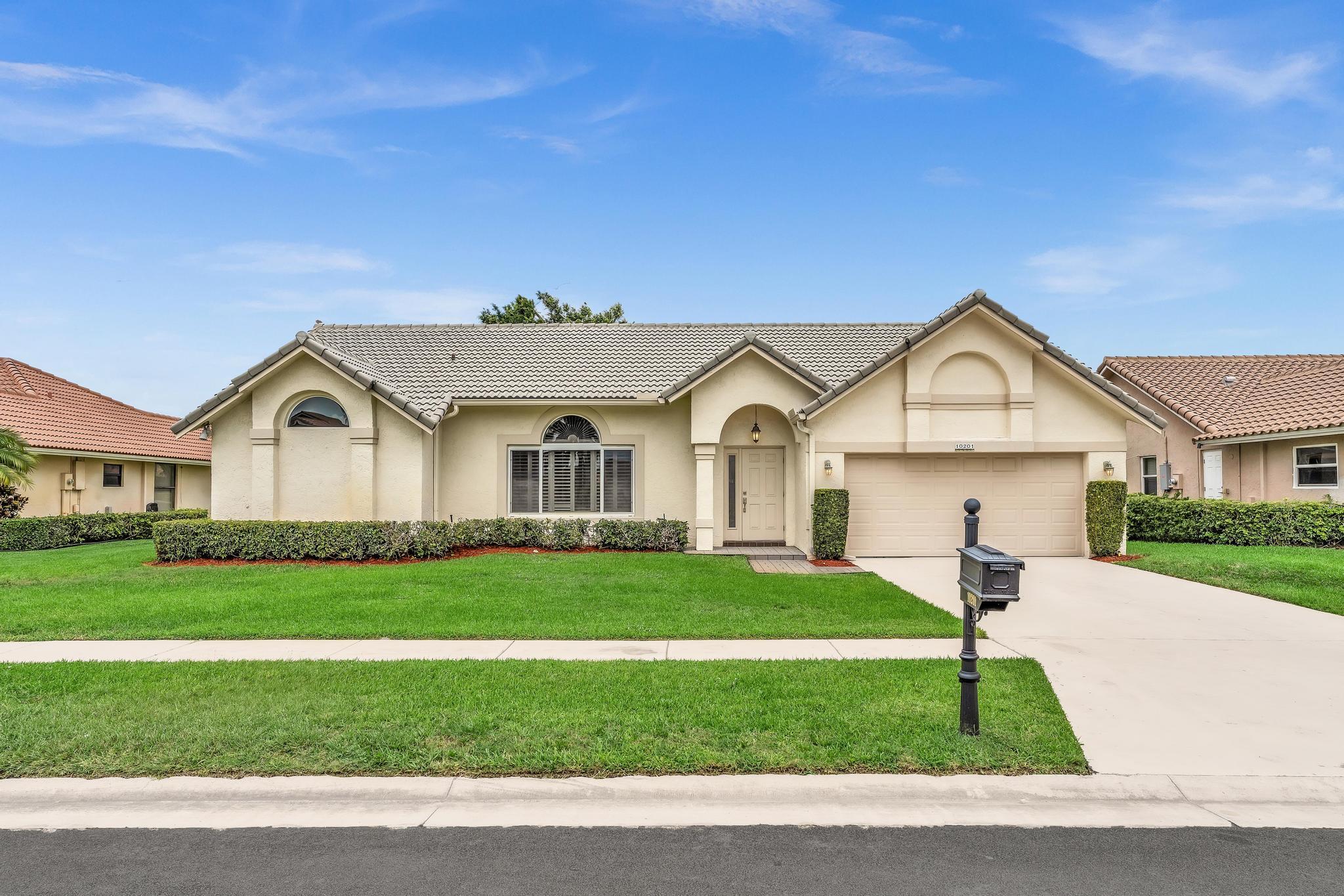 BOCA GREENS 8 - Residential