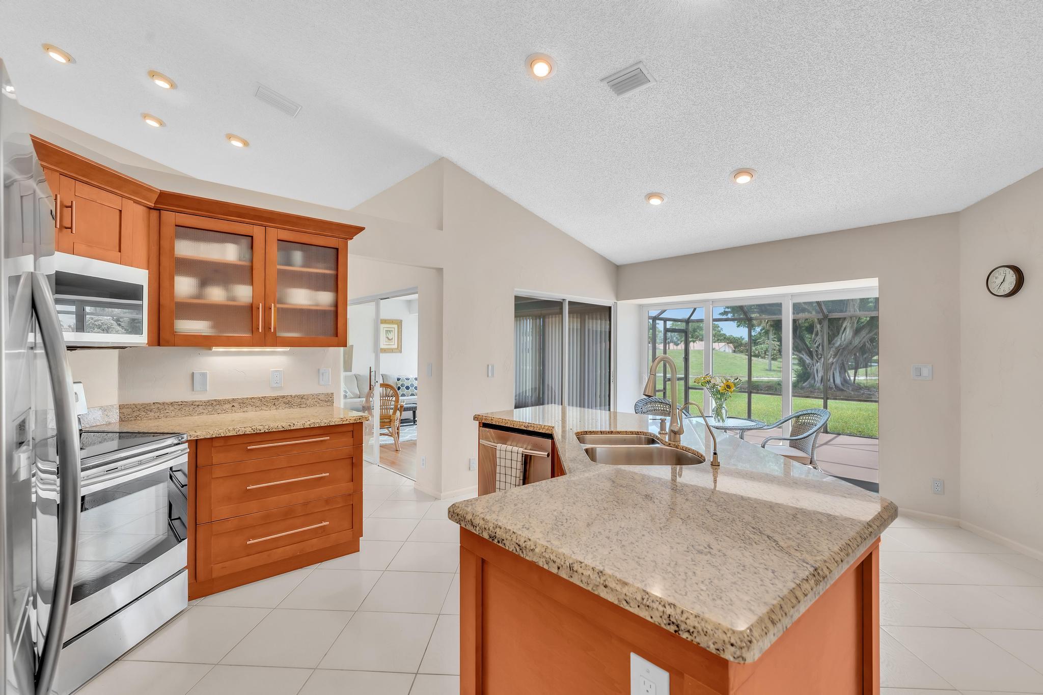 BOCA GREENS 8 - Residential