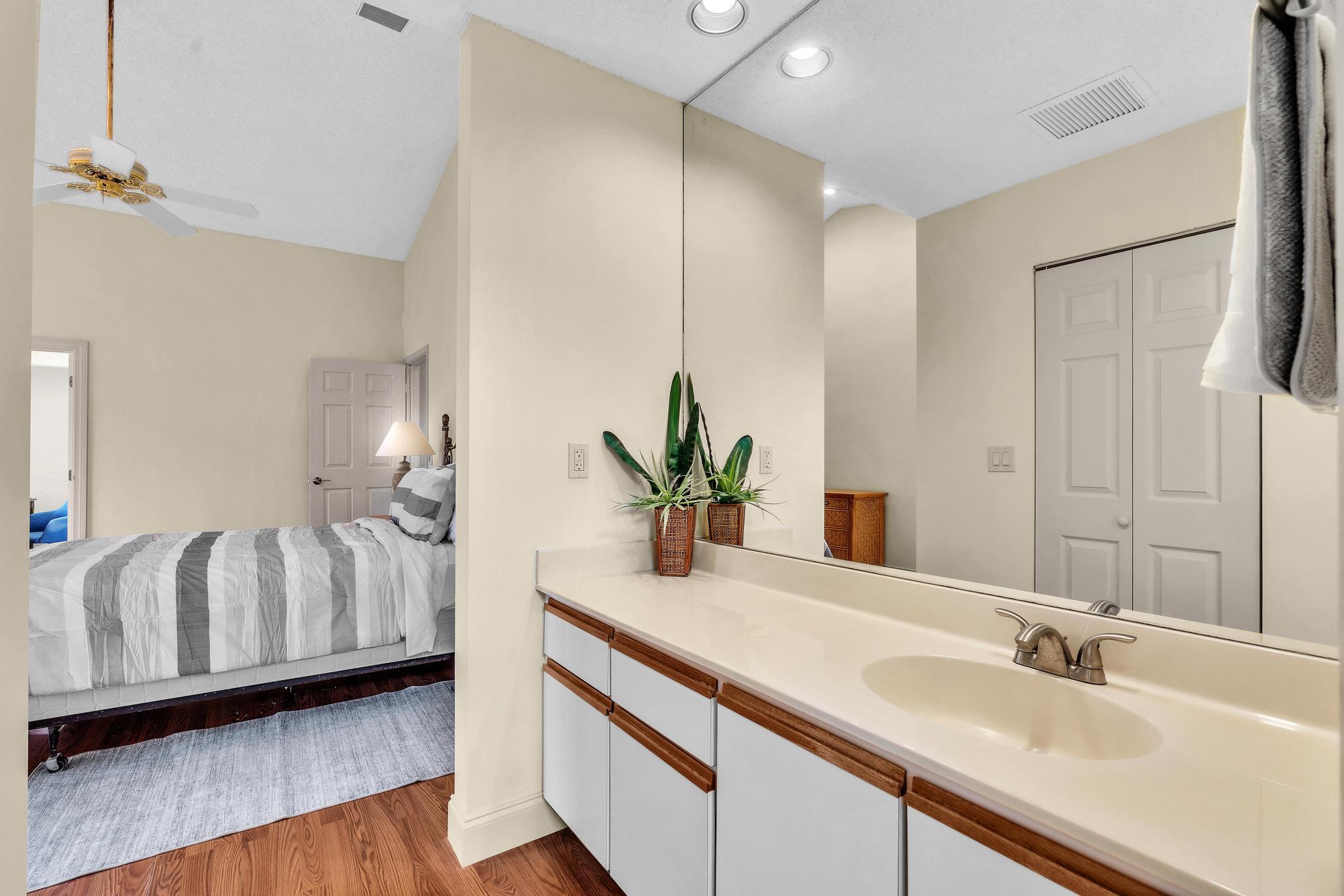 BOCA GREENS 8 - Residential