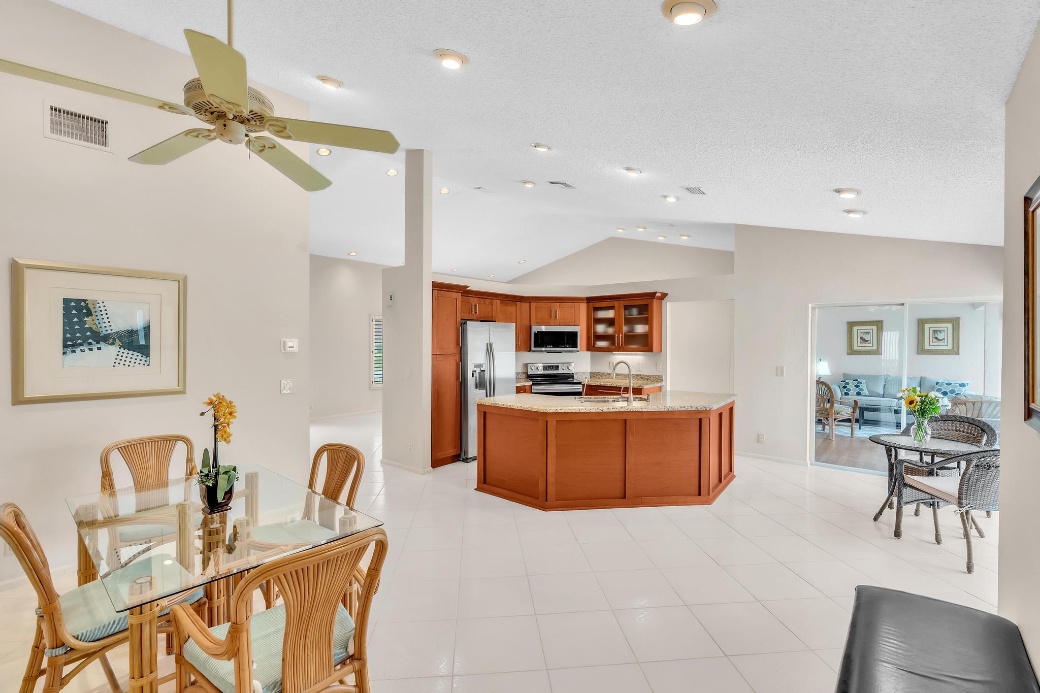 BOCA GREENS 8 - Residential