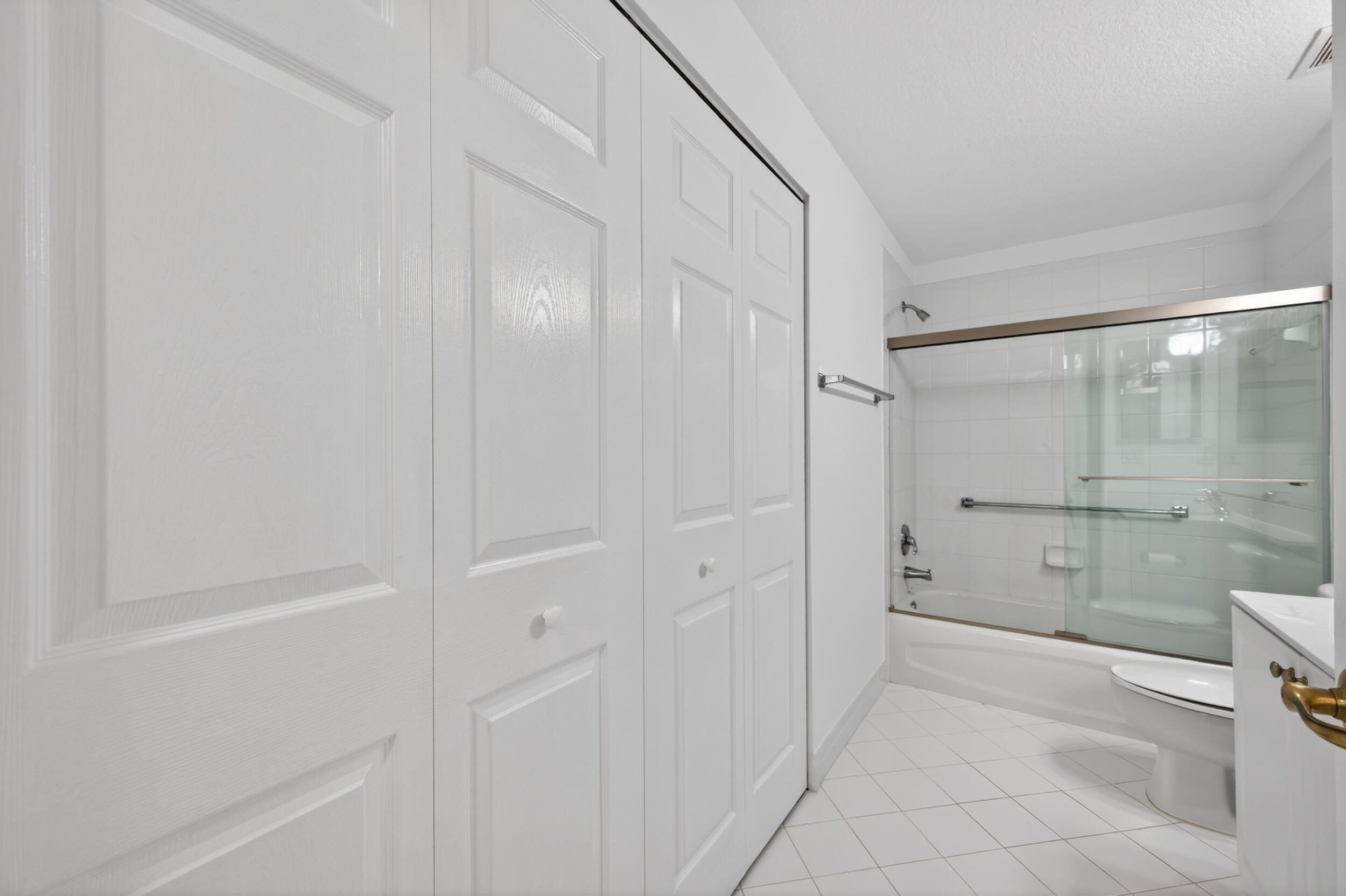 YARDLEY CONDOMINIUM F - Residential