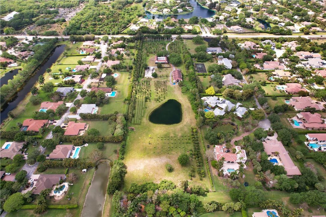 DAVIE - Land