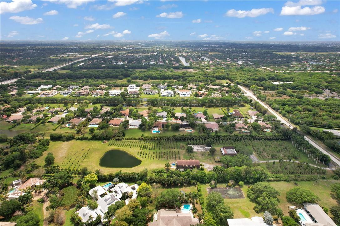 DAVIE - Land