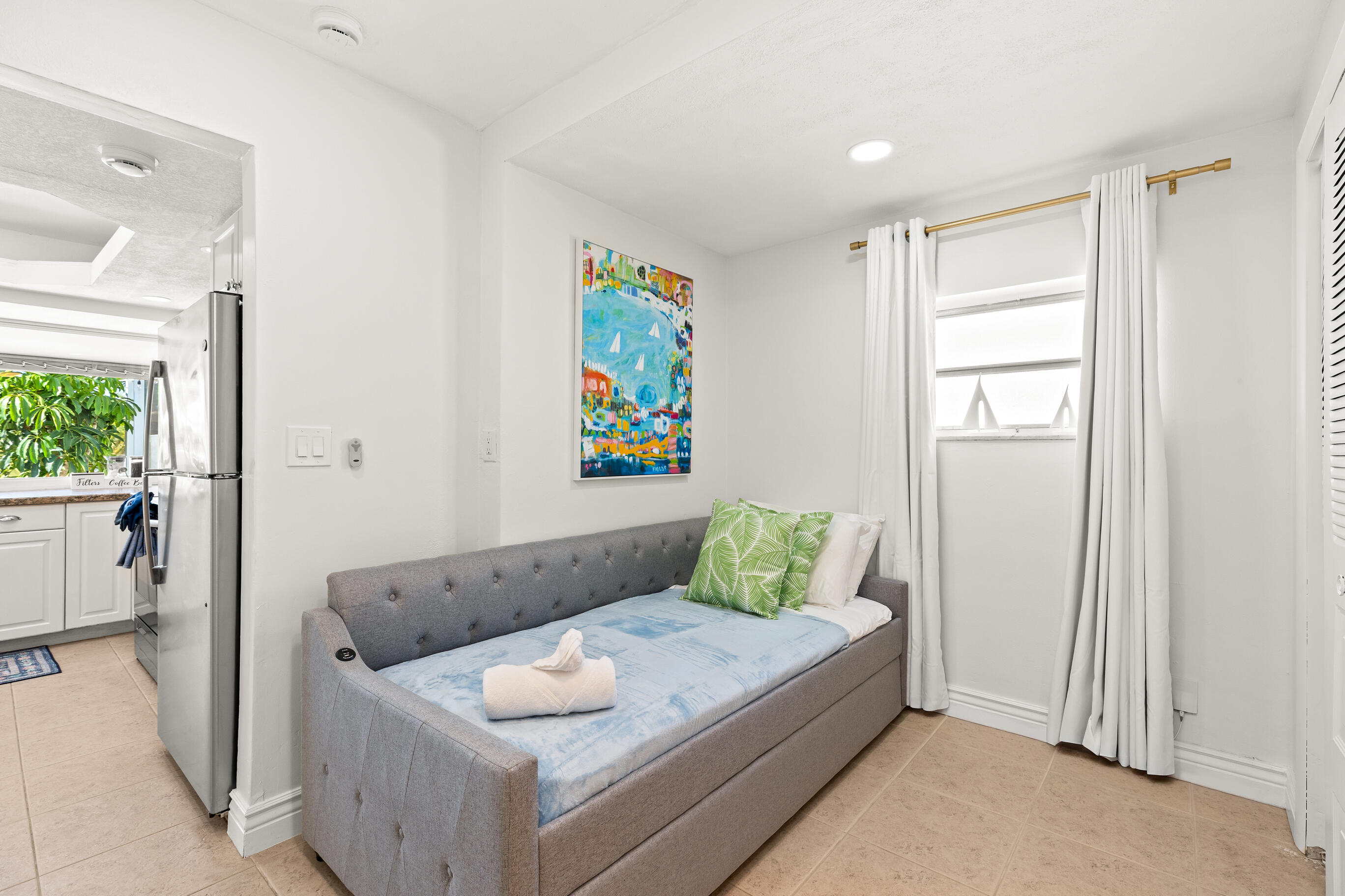 IMPERIAL POINT 4TH SEC - Residential