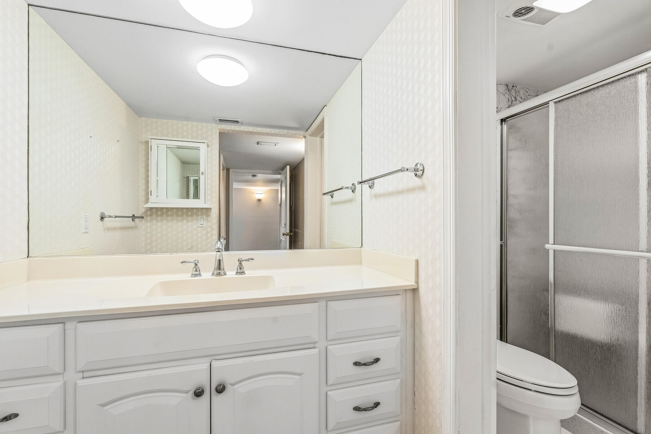 OCEAN TOWERS CONDO - Residential