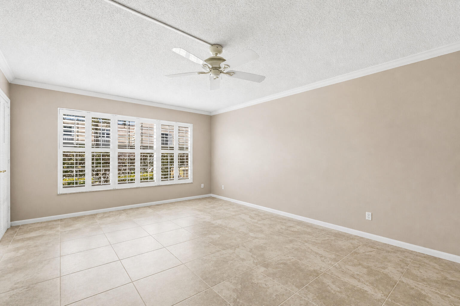 OCEAN TOWERS CONDO - Residential