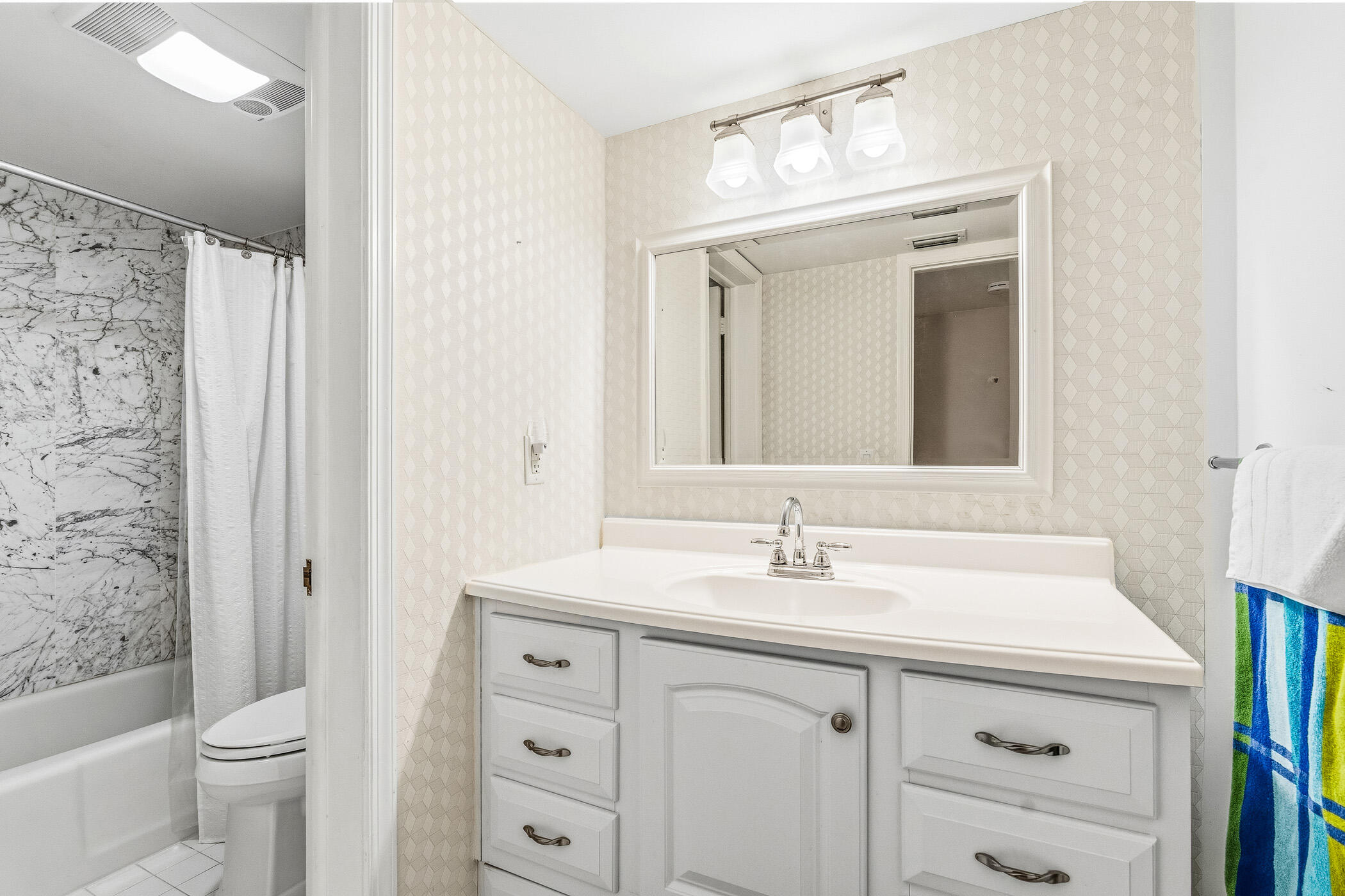 OCEAN TOWERS CONDO - Residential