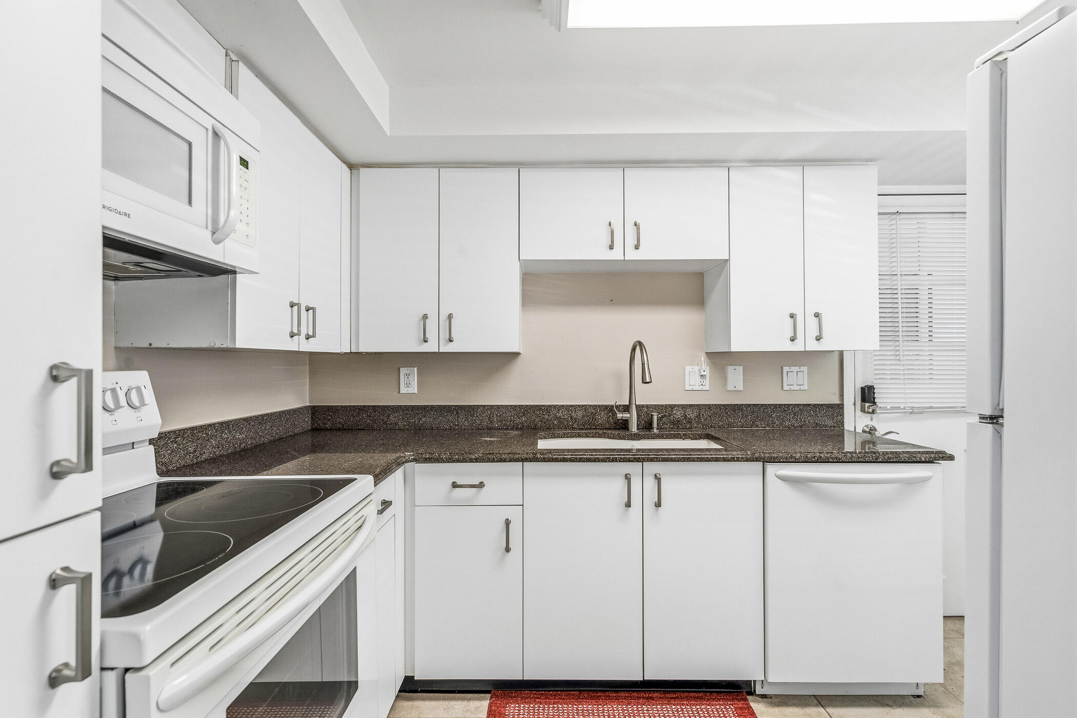 OCEAN TOWERS CONDO - Residential