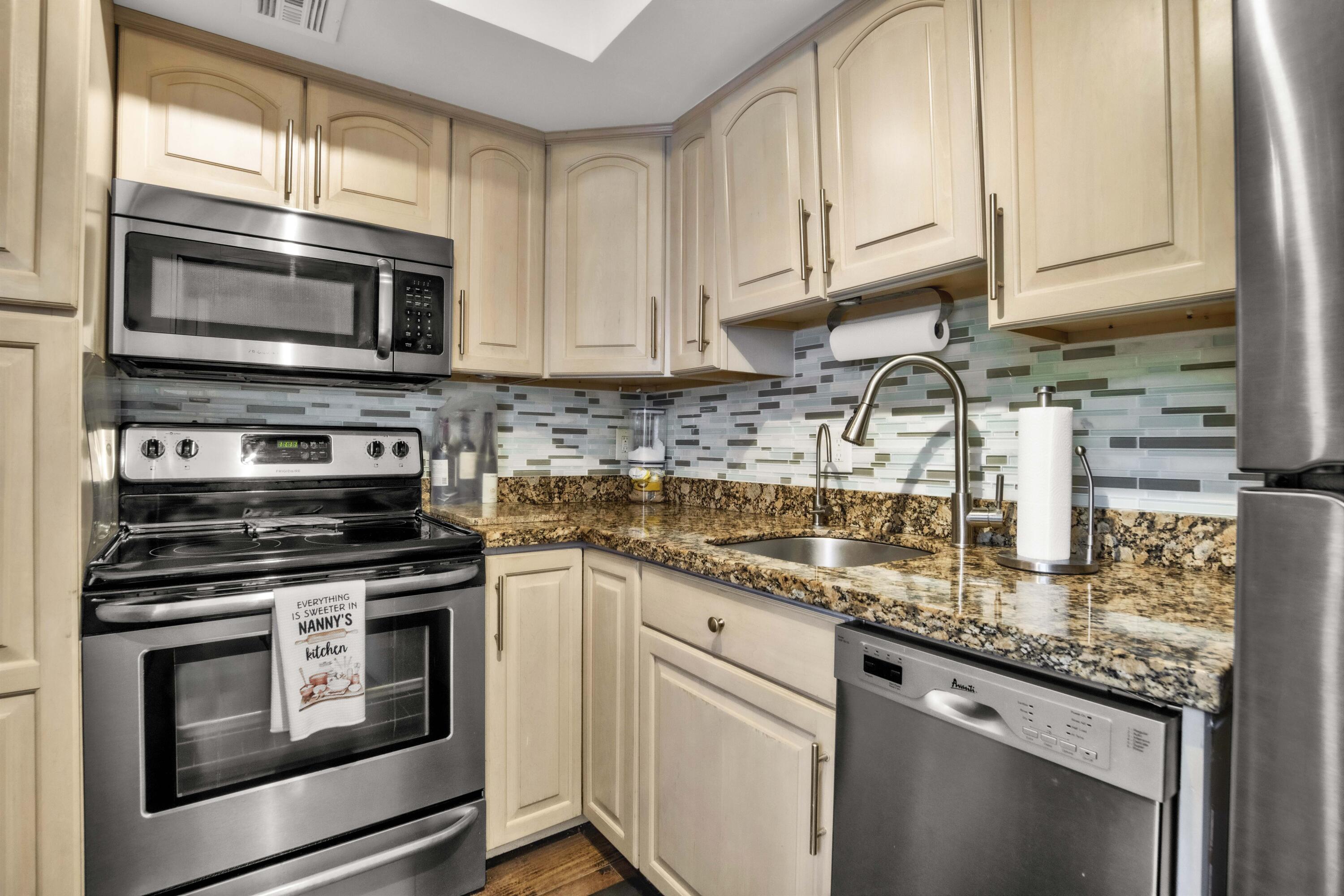 NO 2 PALM-AIRE AT CORAL KEY - Residential