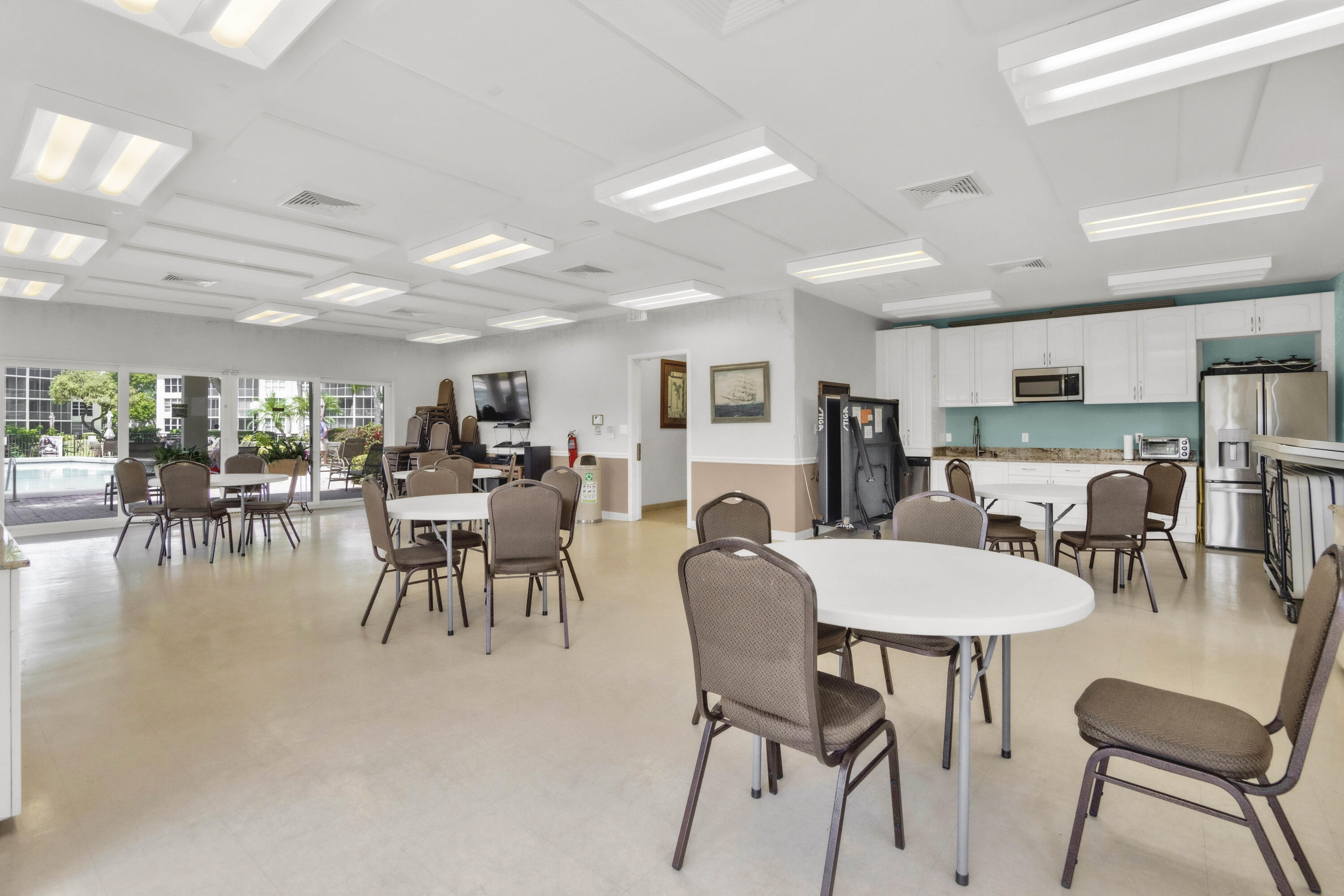 NO 2 PALM-AIRE AT CORAL KEY - Residential