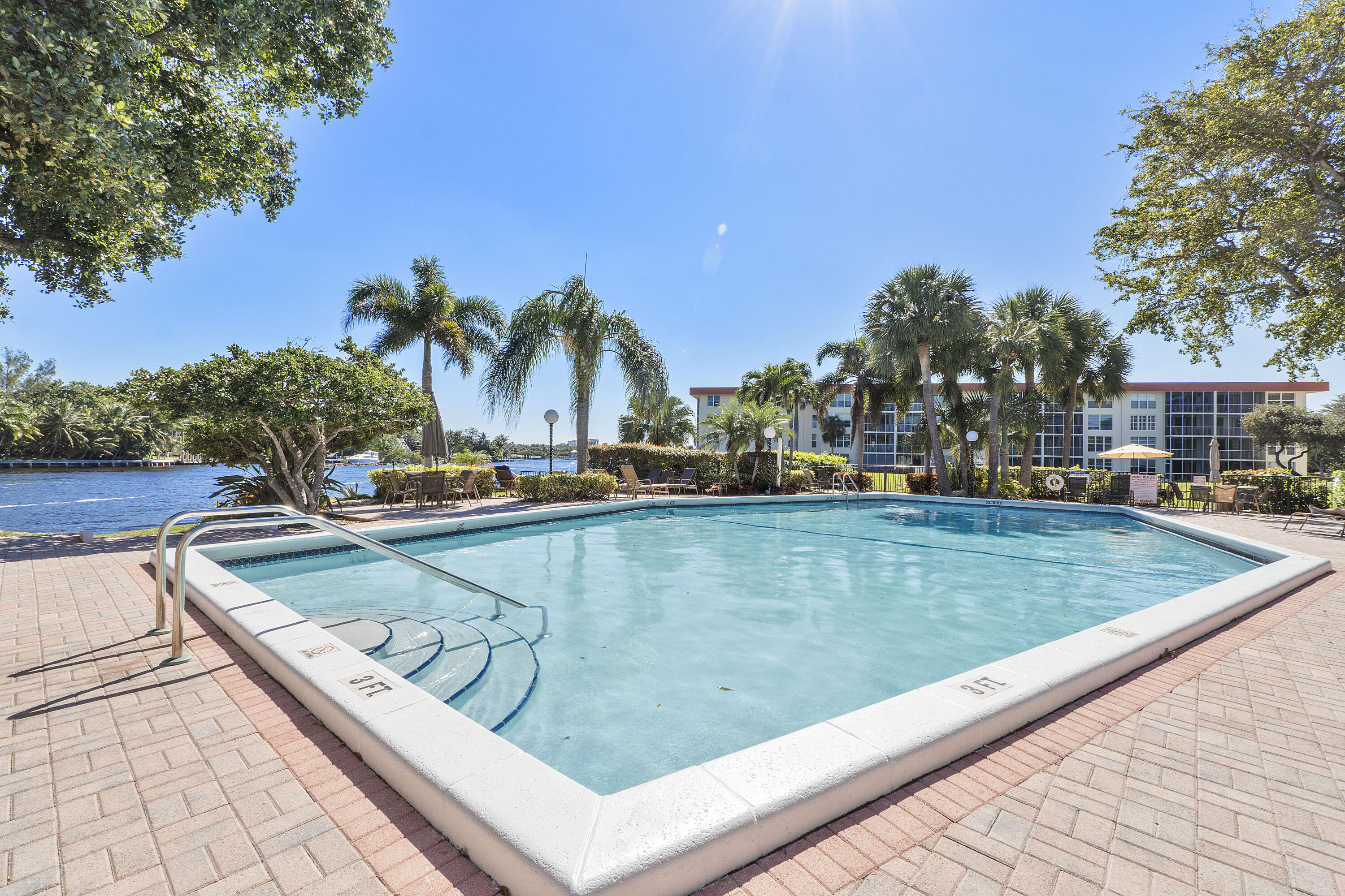 NO 2 PALM-AIRE AT CORAL KEY - Residential