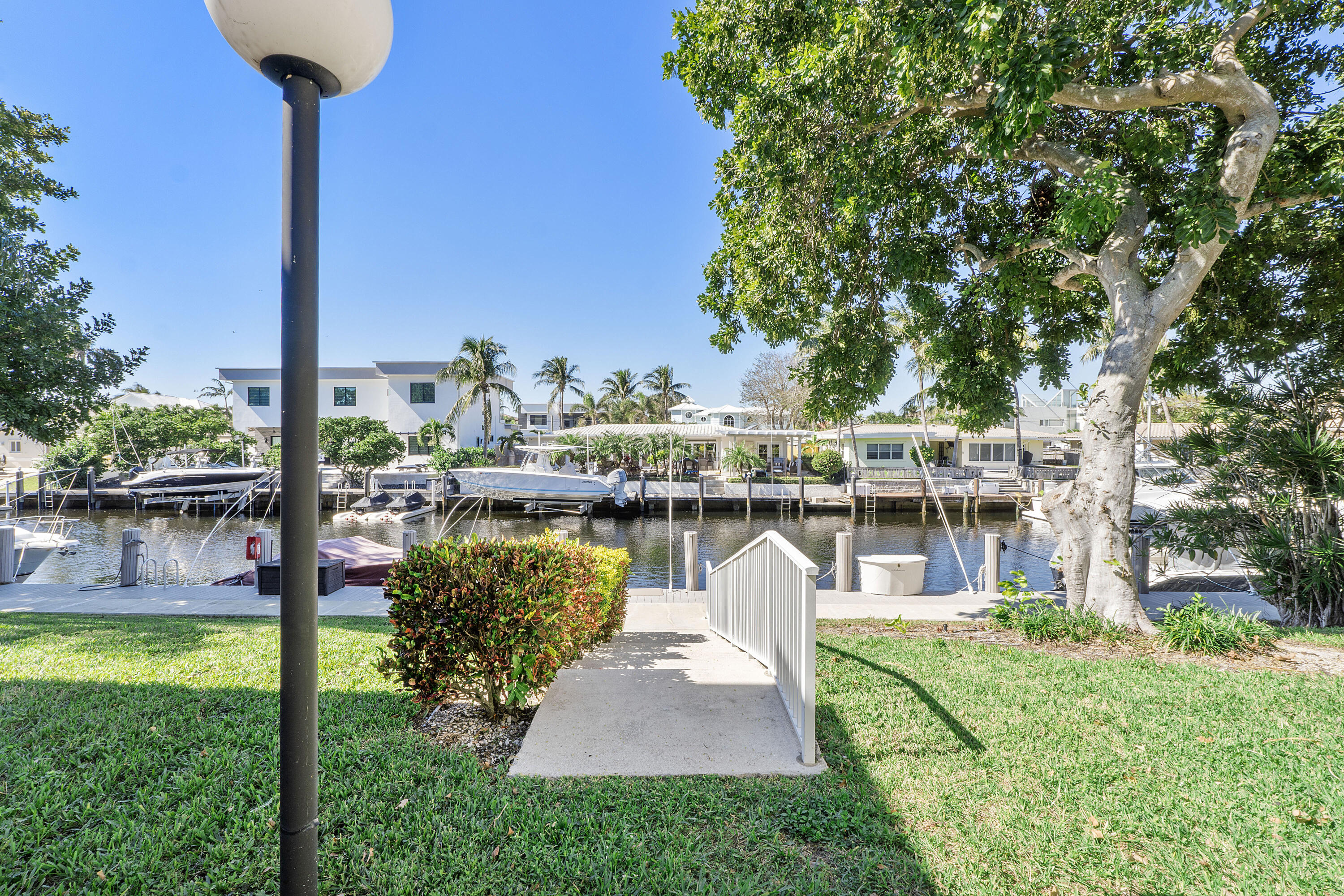 NO 2 PALM-AIRE AT CORAL KEY - Residential