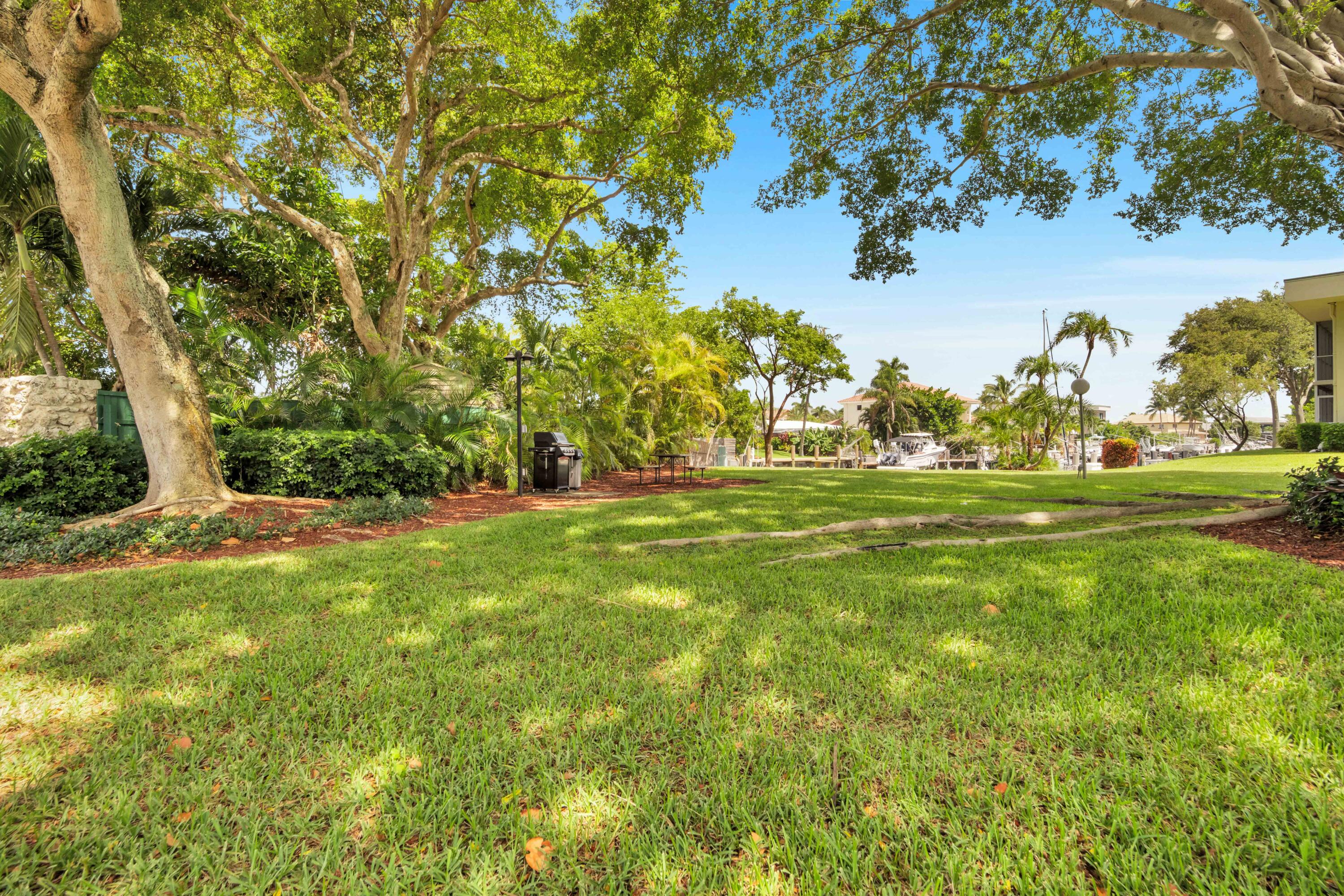 NO 2 PALM-AIRE AT CORAL KEY - Residential