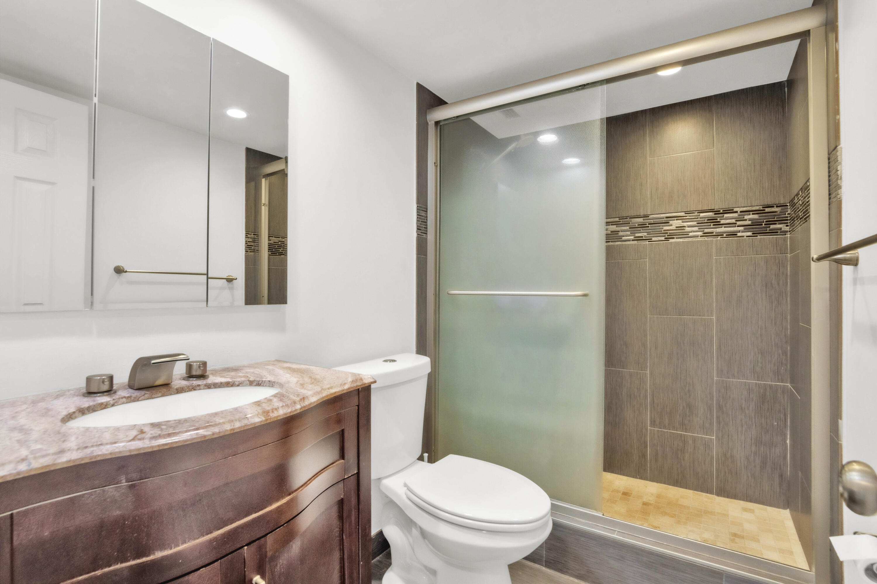 NO 2 PALM-AIRE AT CORAL KEY - Residential