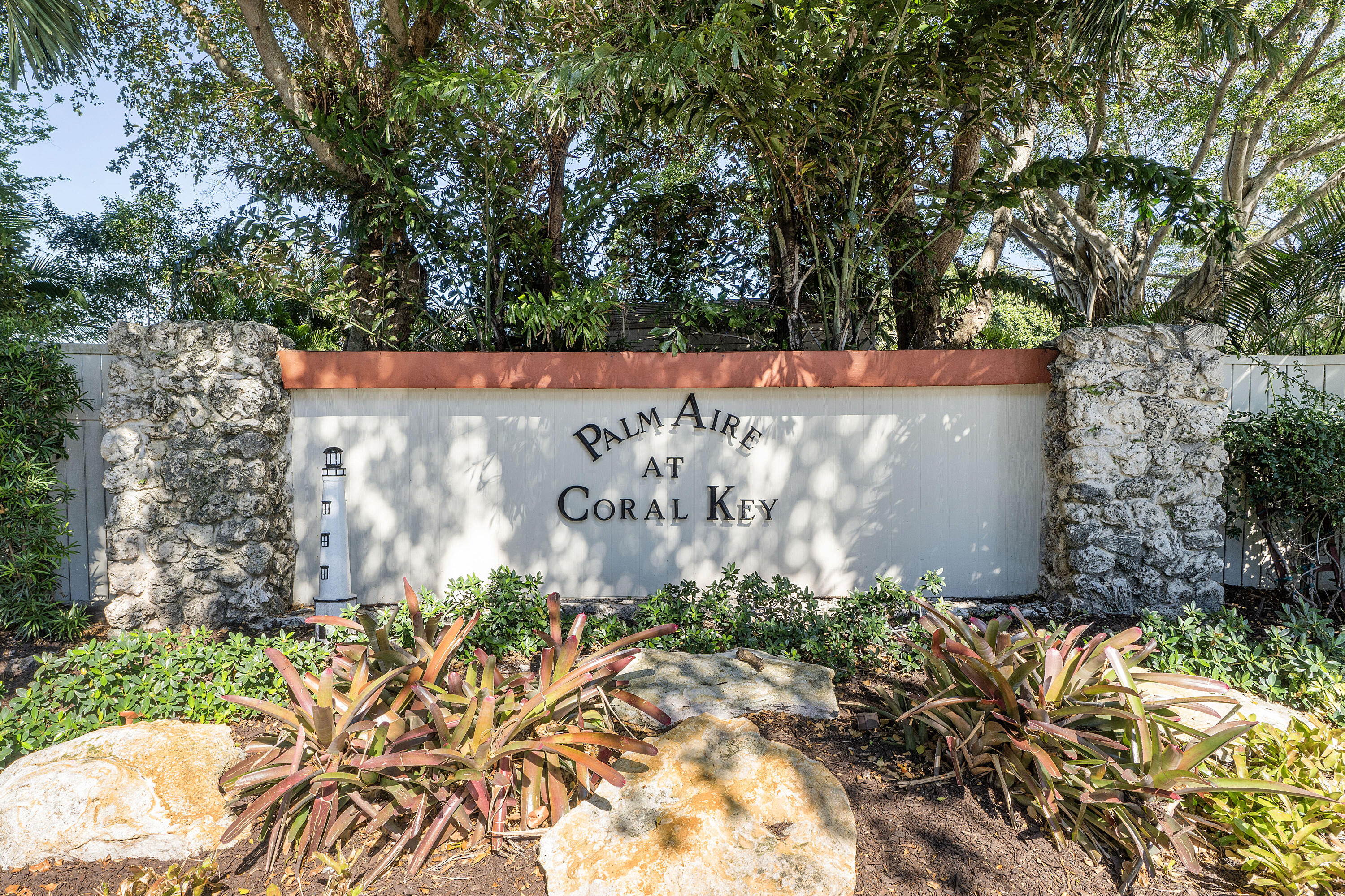 NO 2 PALM-AIRE AT CORAL KEY - Residential