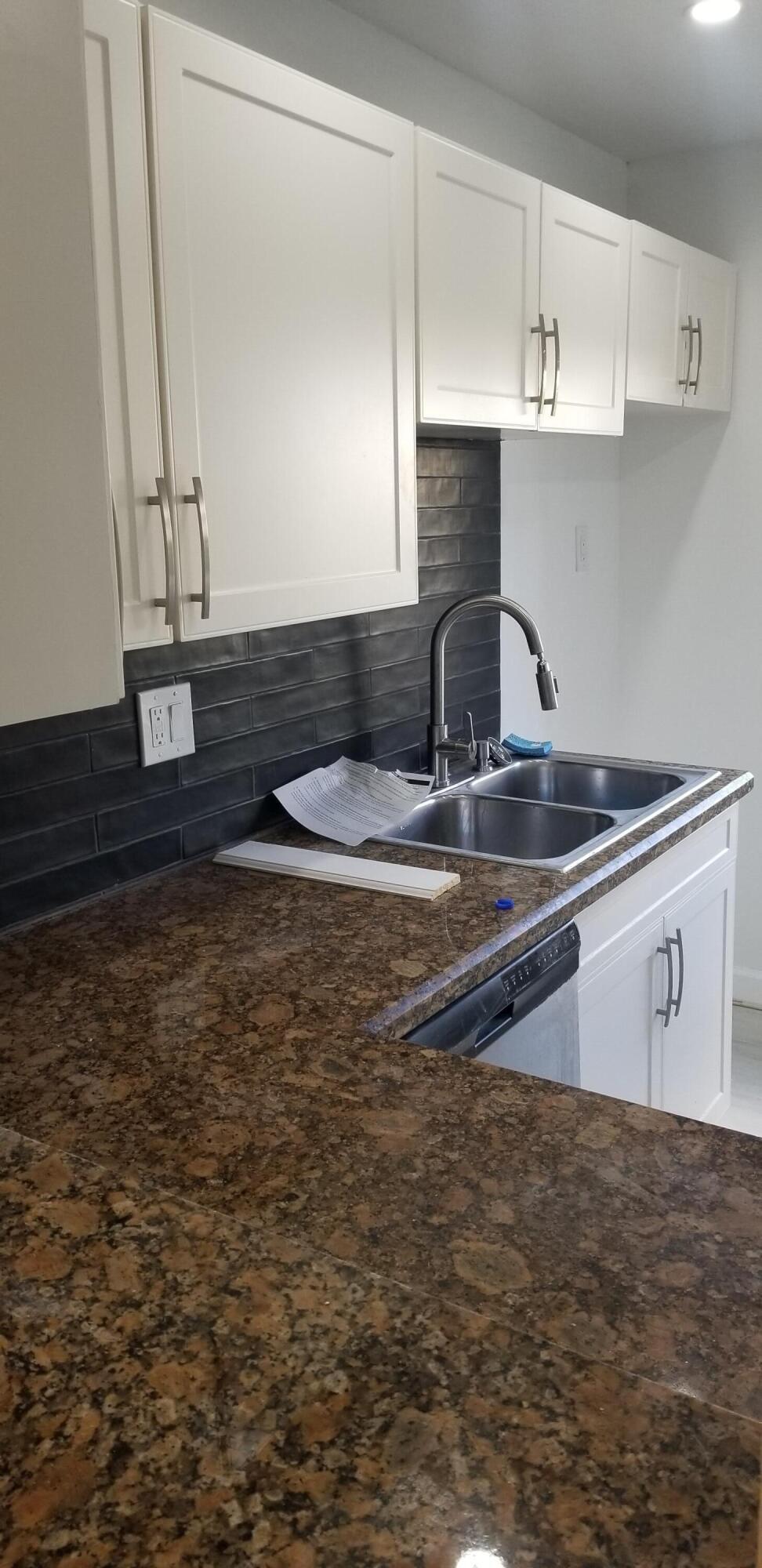ROYAL VILLAGE TOWNHOUSES CONDO - Residential Lease