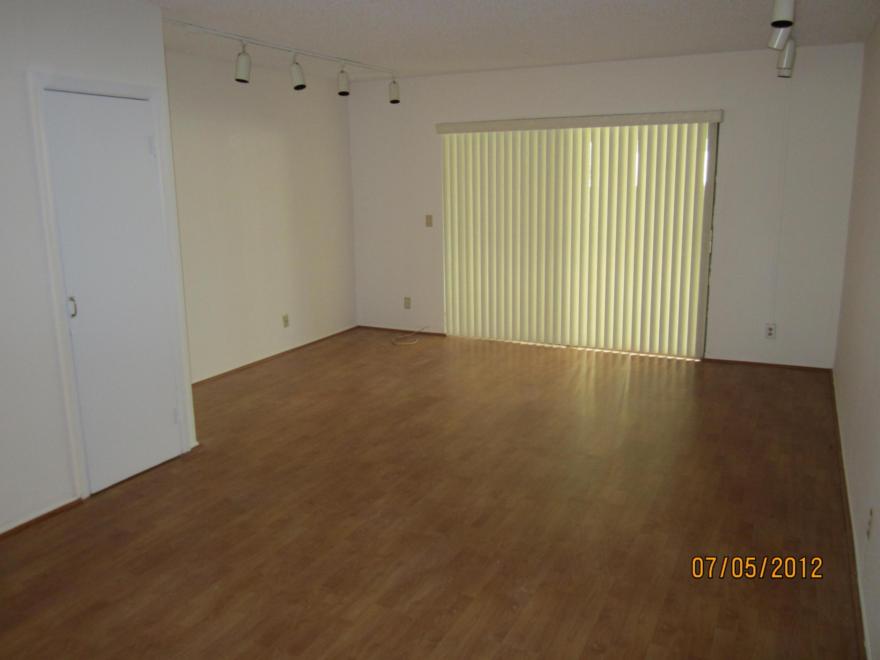 ROYAL VILLAGE TOWNHOUSES CONDO - Residential Lease