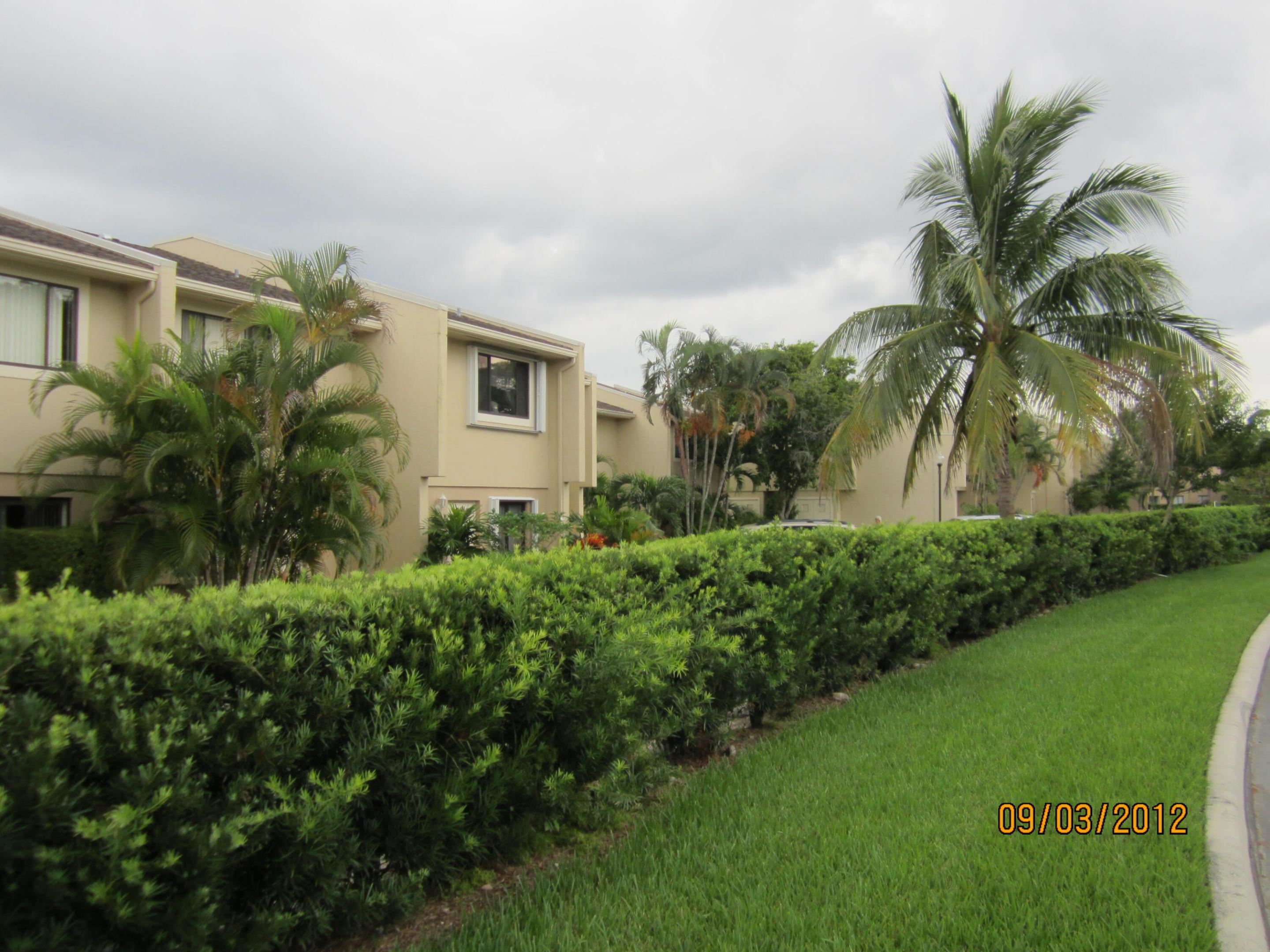 ROYAL VILLAGE TOWNHOUSES CONDO - Residential Lease