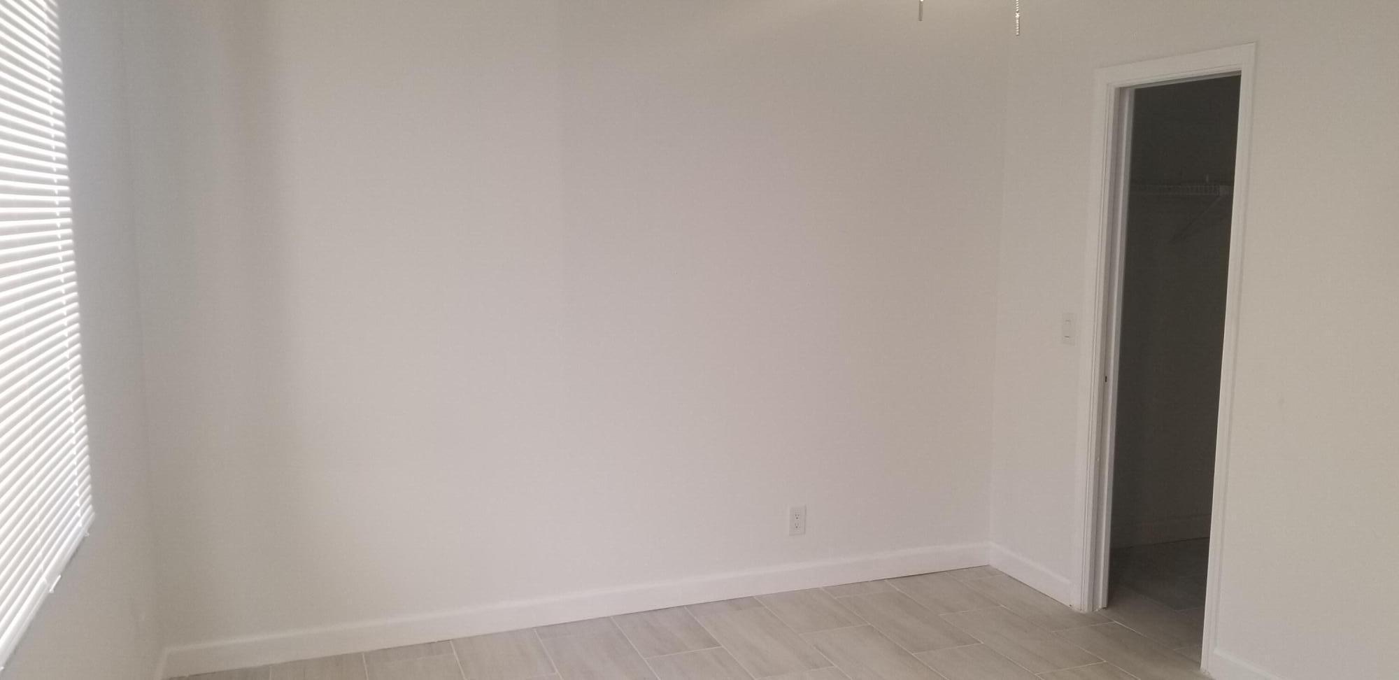 ROYAL VILLAGE TOWNHOUSES CONDO - Residential Lease