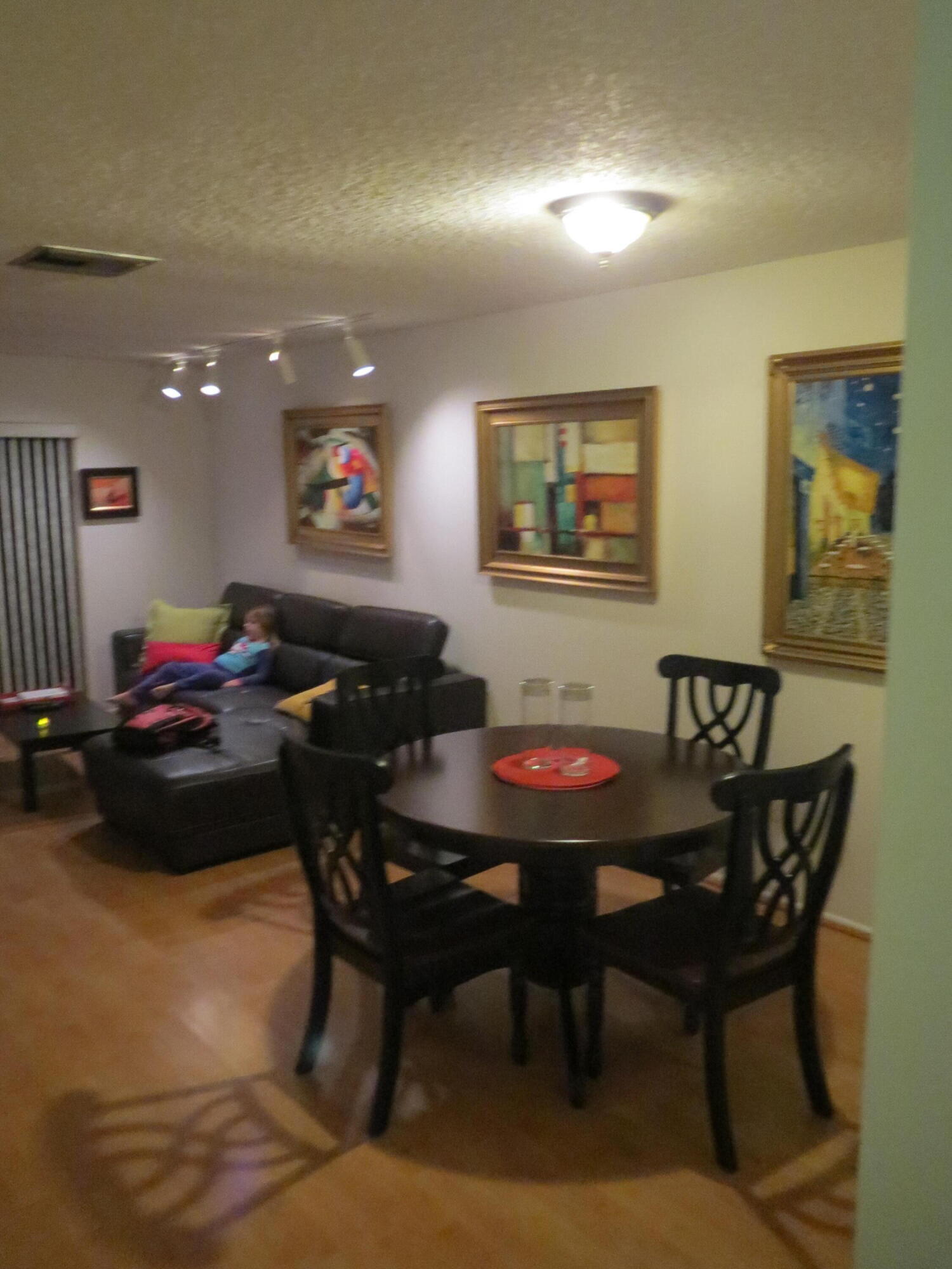 ROYAL VILLAGE TOWNHOUSES CONDO - Residential Lease