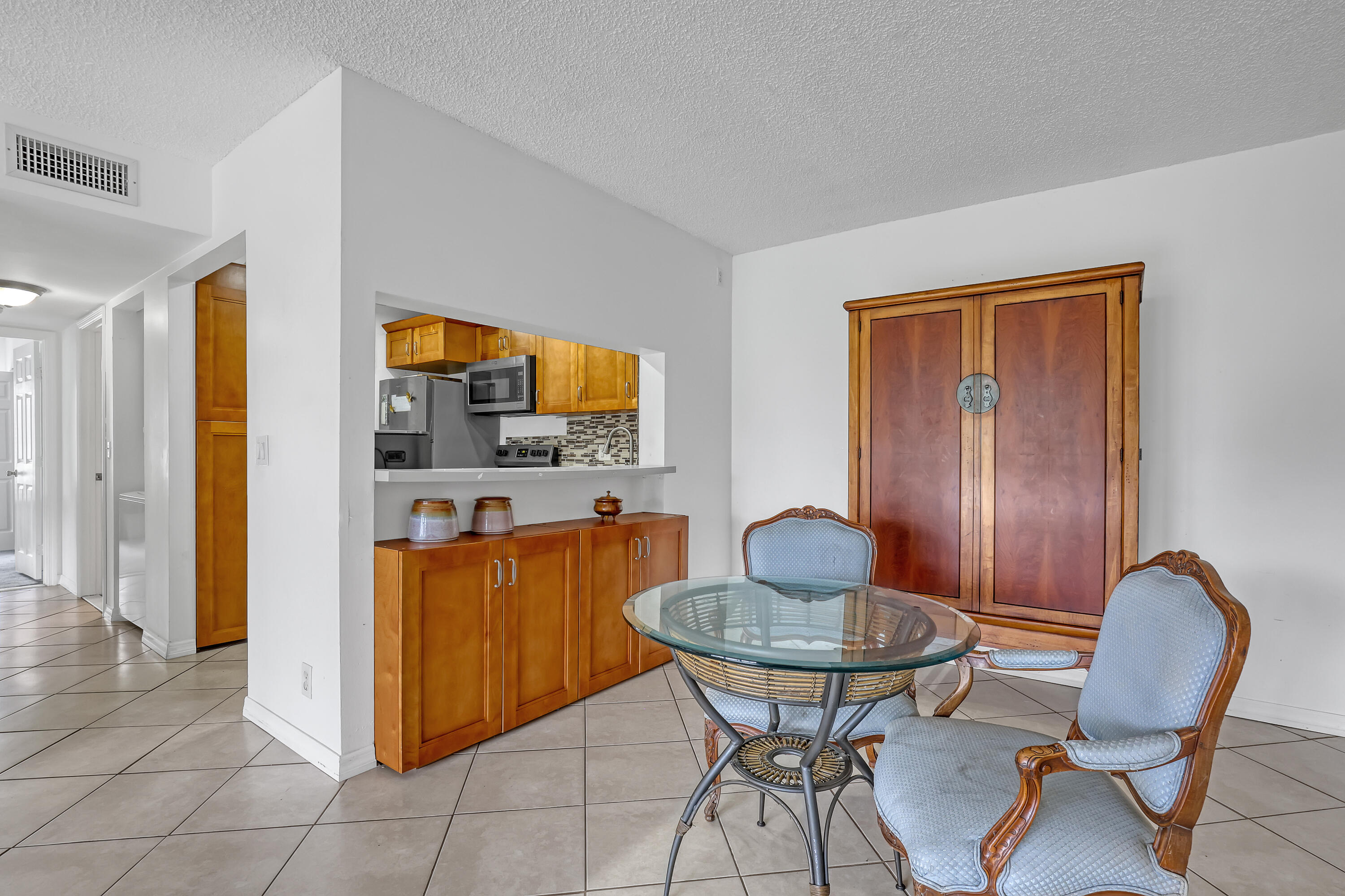 PALM CLUB WEST VILLAGE 1 CONDO - Residential