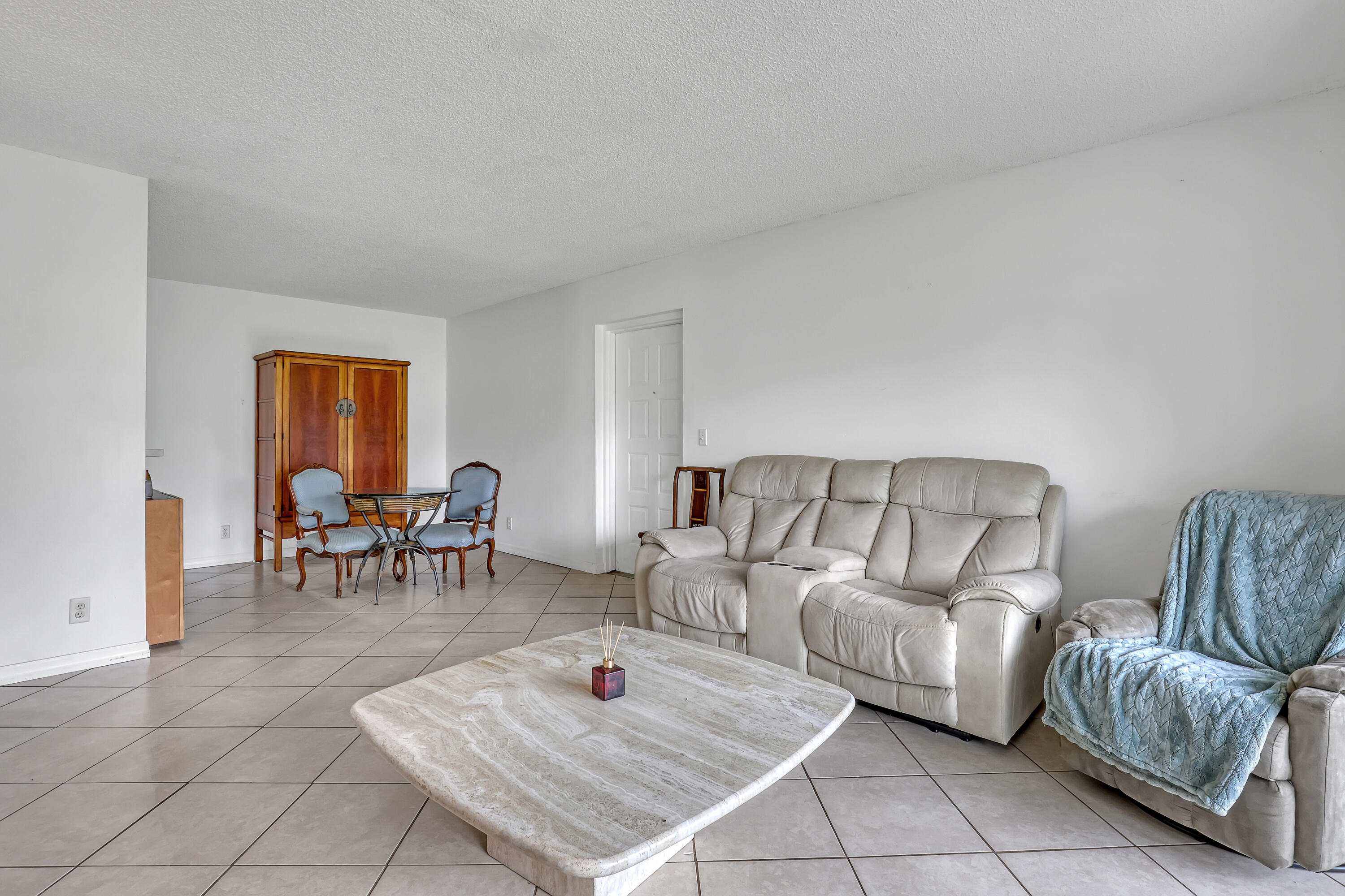 PALM CLUB WEST VILLAGE 1 CONDO - Residential