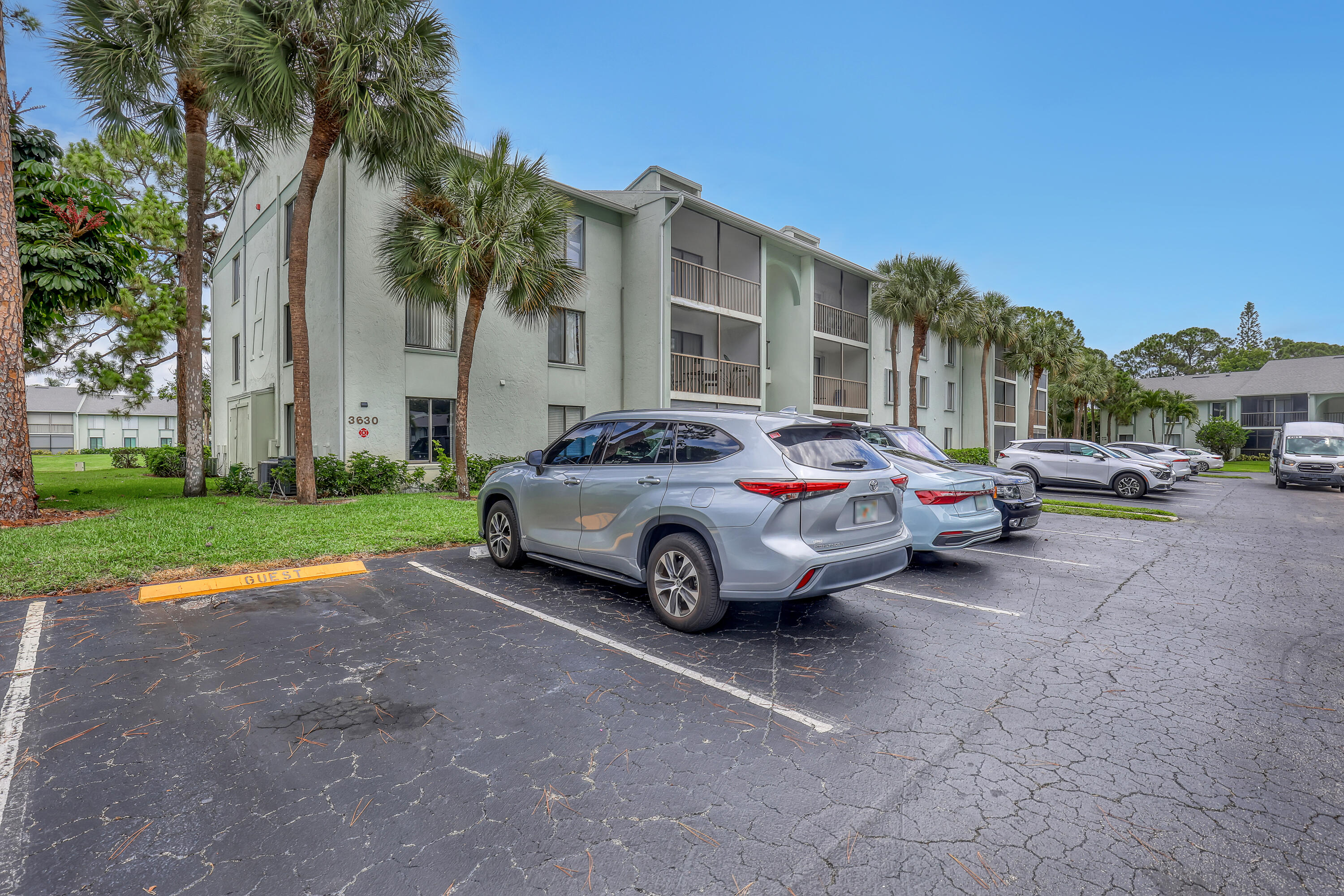 PALM CLUB WEST VILLAGE 1 CONDO - Residential