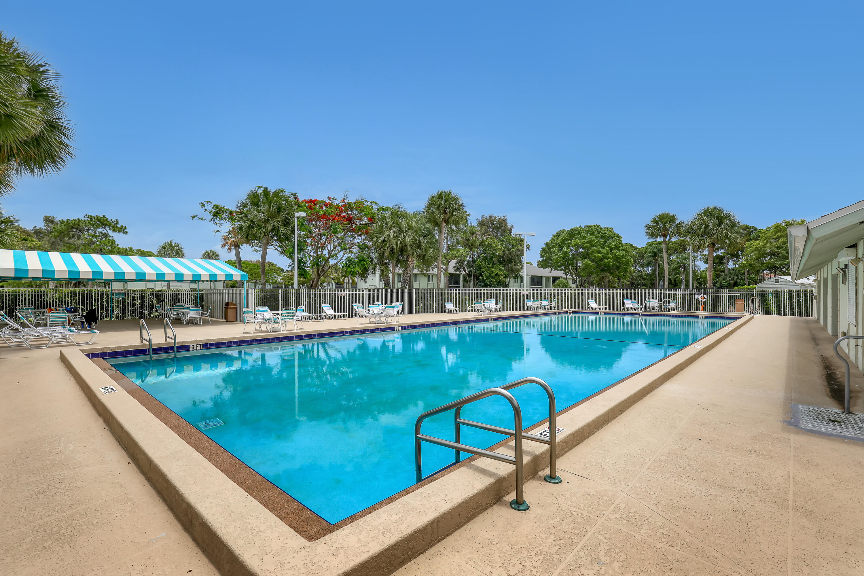 PALM CLUB WEST VILLAGE 1 CONDO - Residential