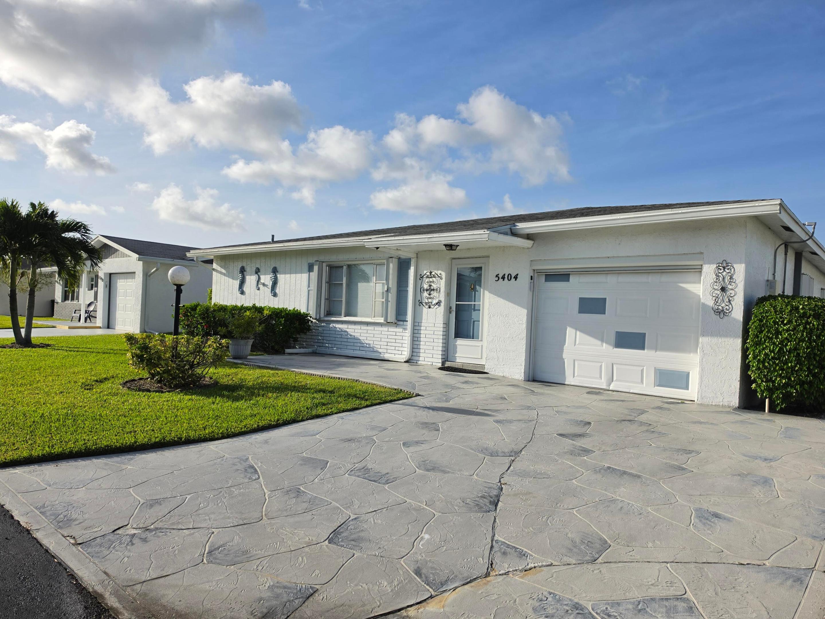 CYPRESS LAKES 4 - Residential