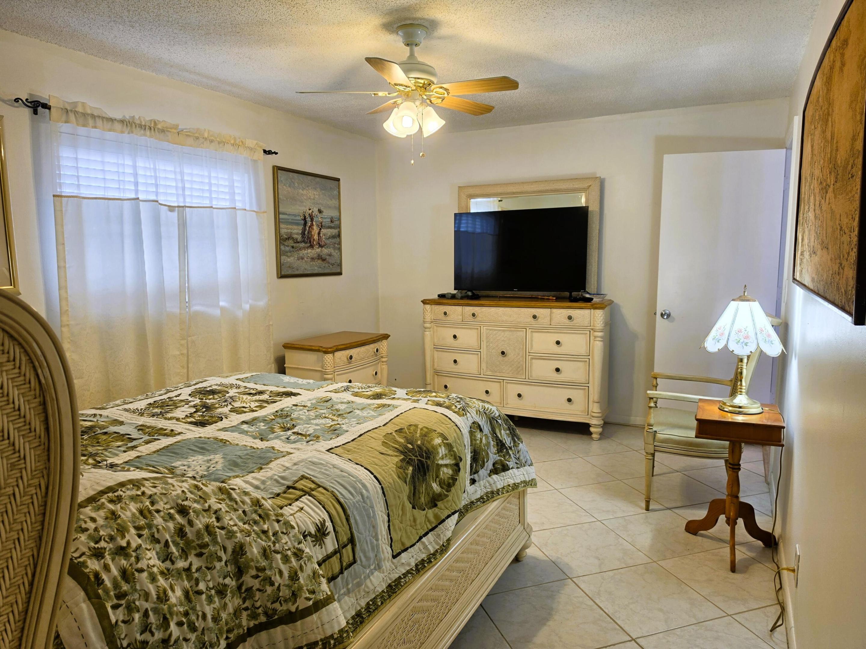 CYPRESS LAKES 4 - Residential