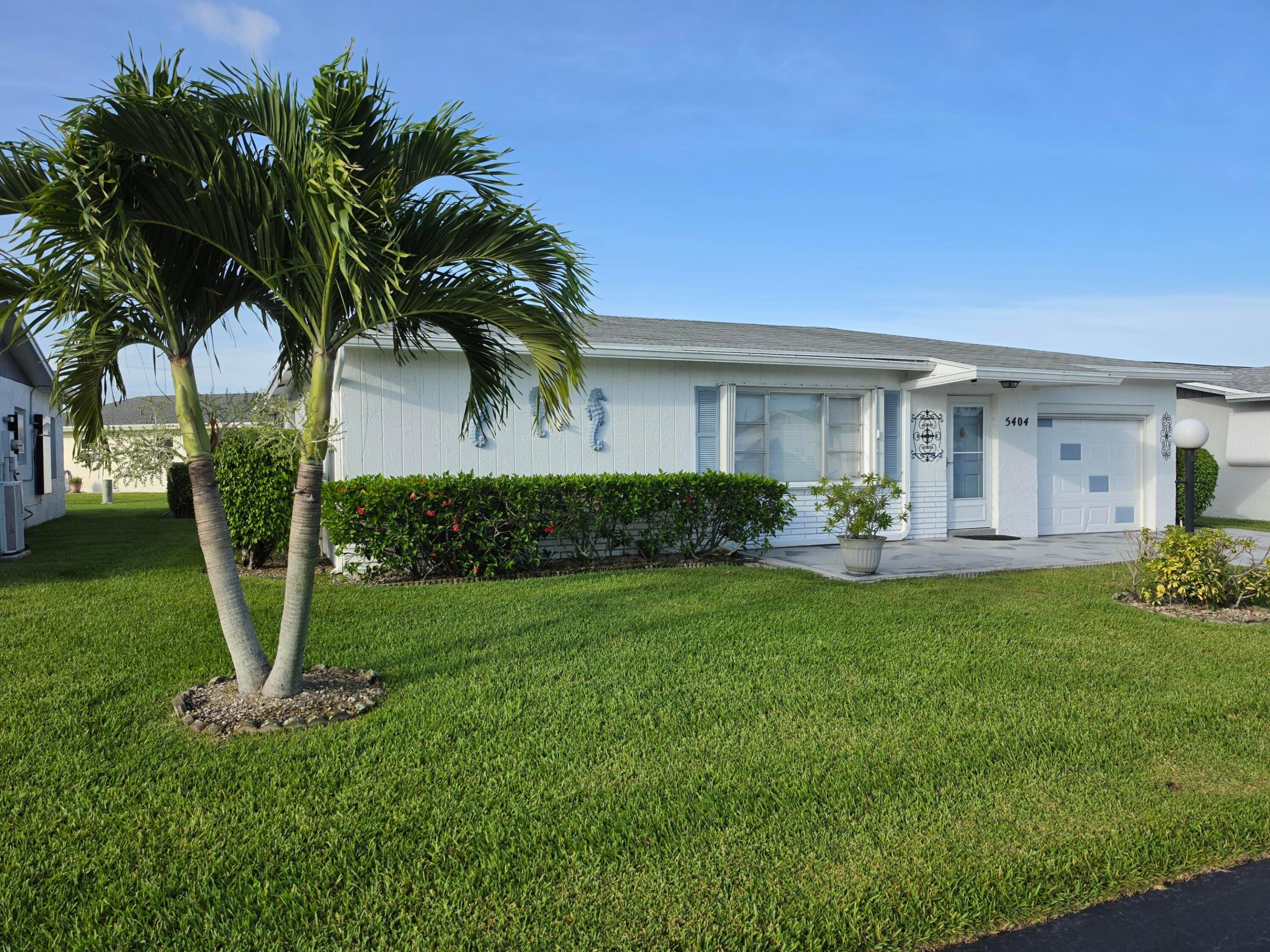 CYPRESS LAKES 4 - Residential
