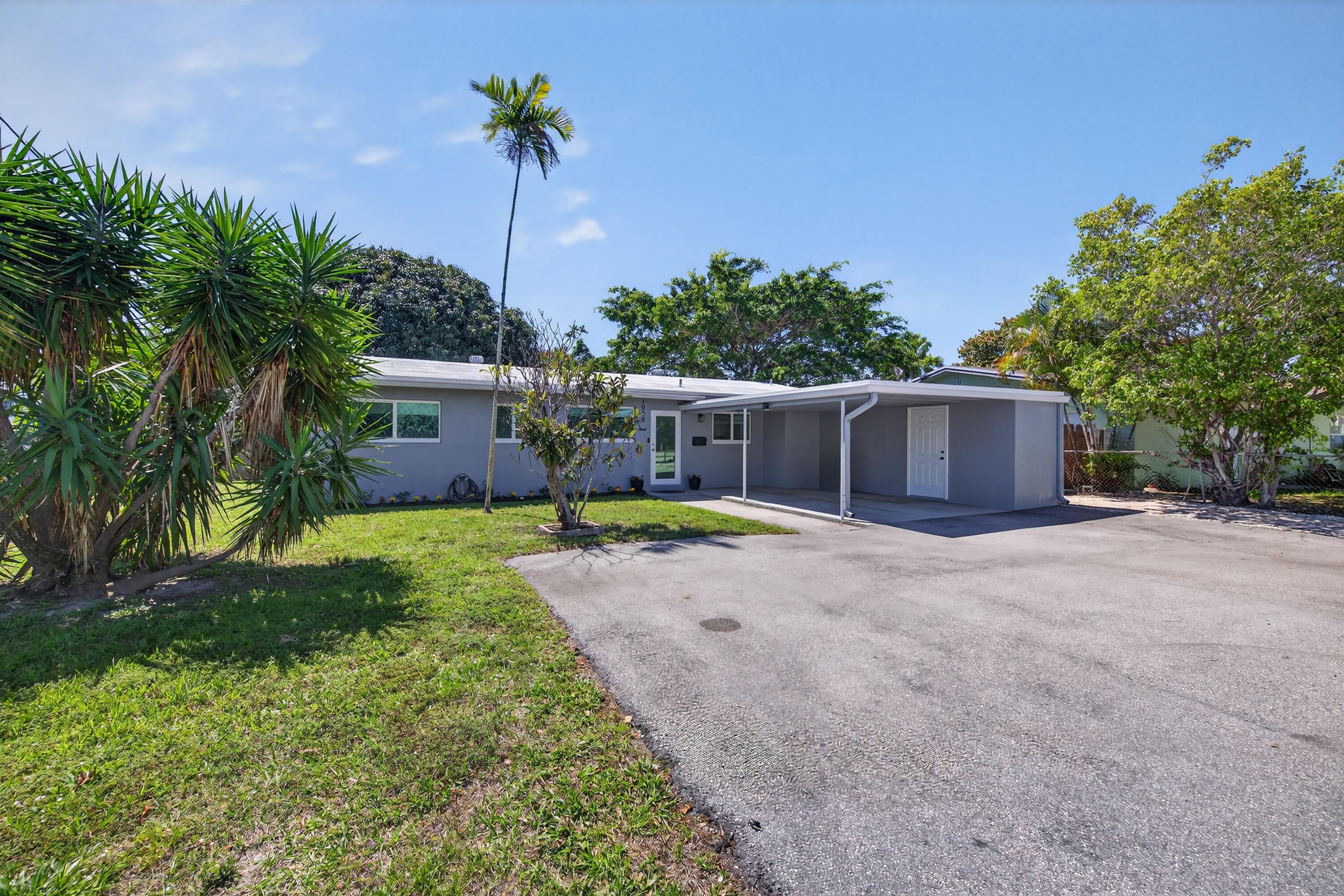 CORAL POINT - Residential
