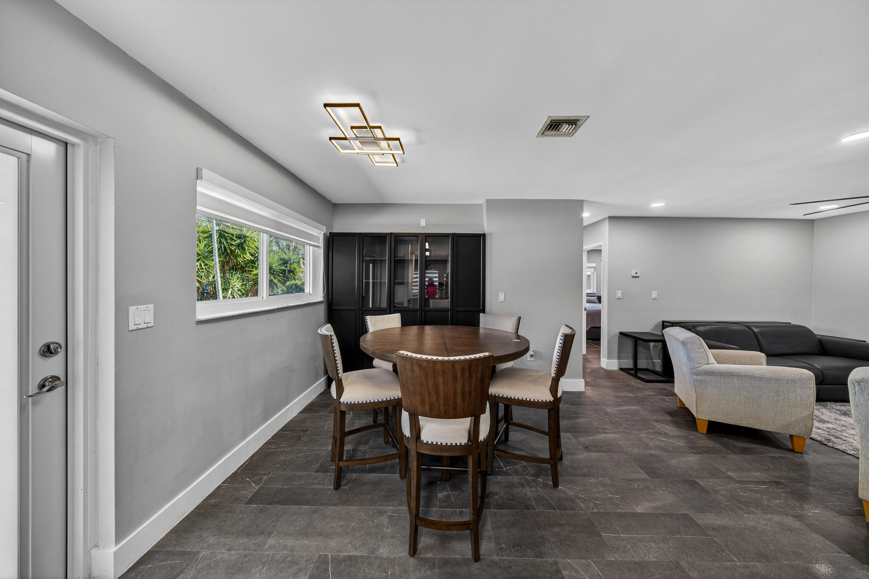 CORAL POINT - Residential