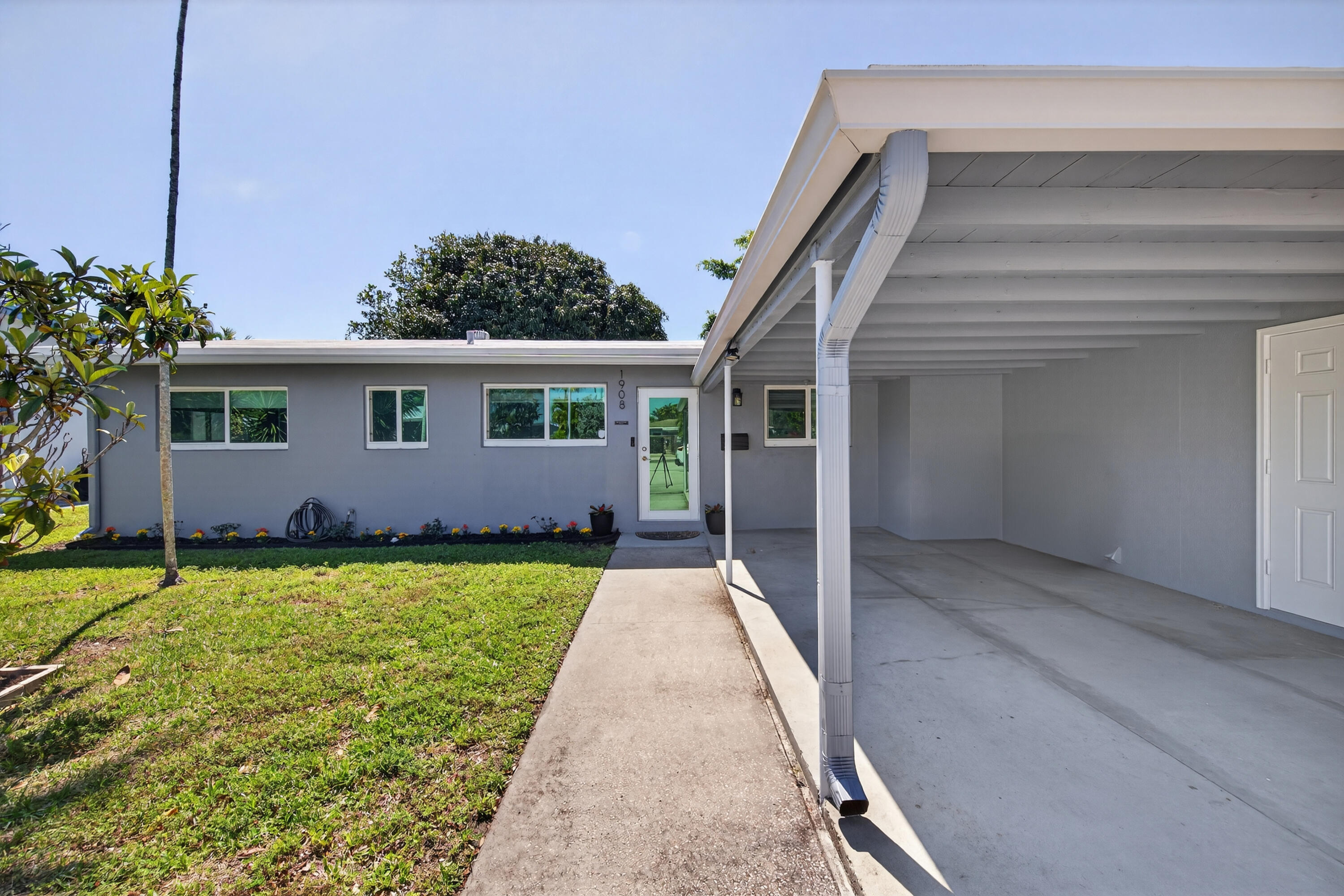 CORAL POINT - Residential