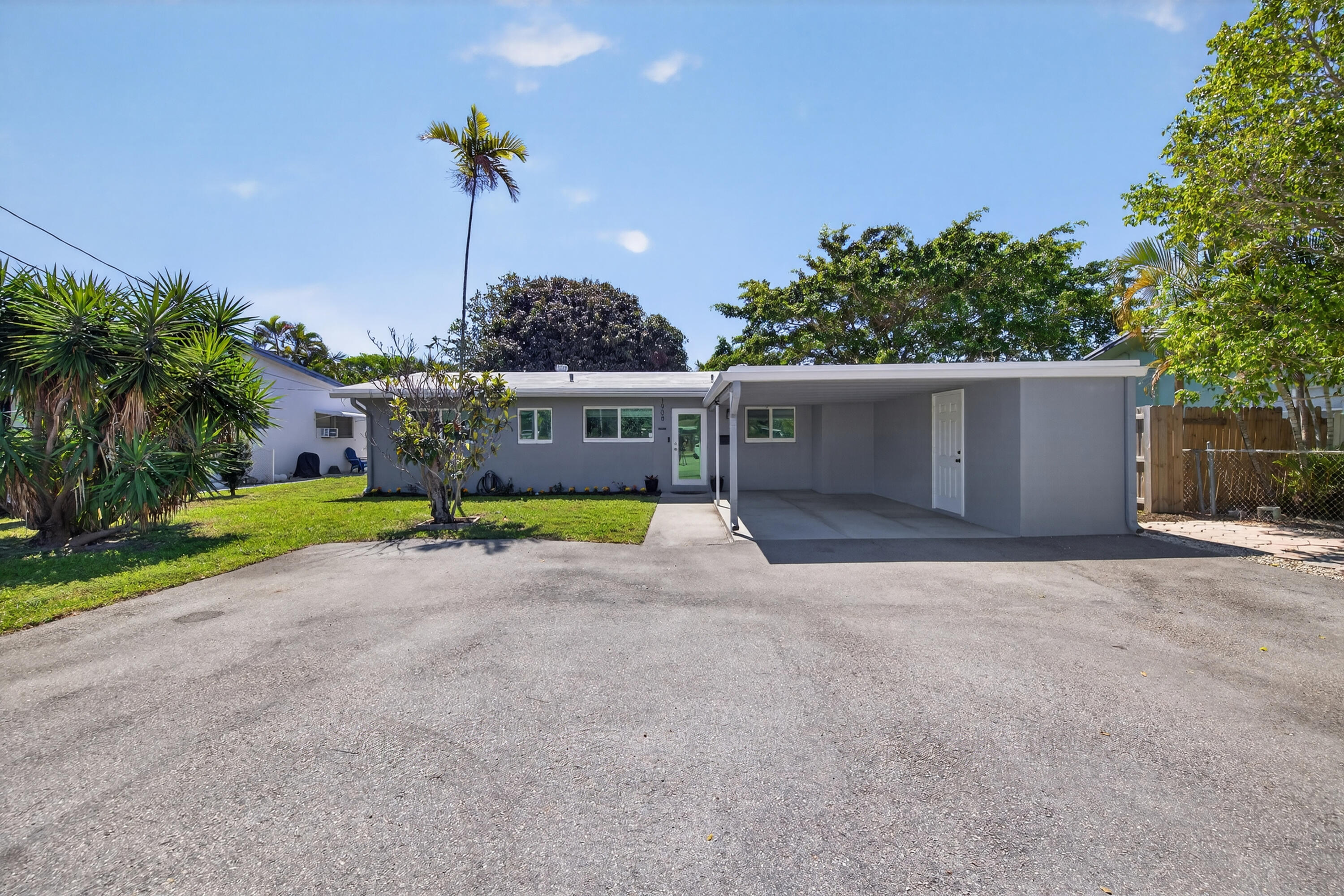 CORAL POINT - Residential