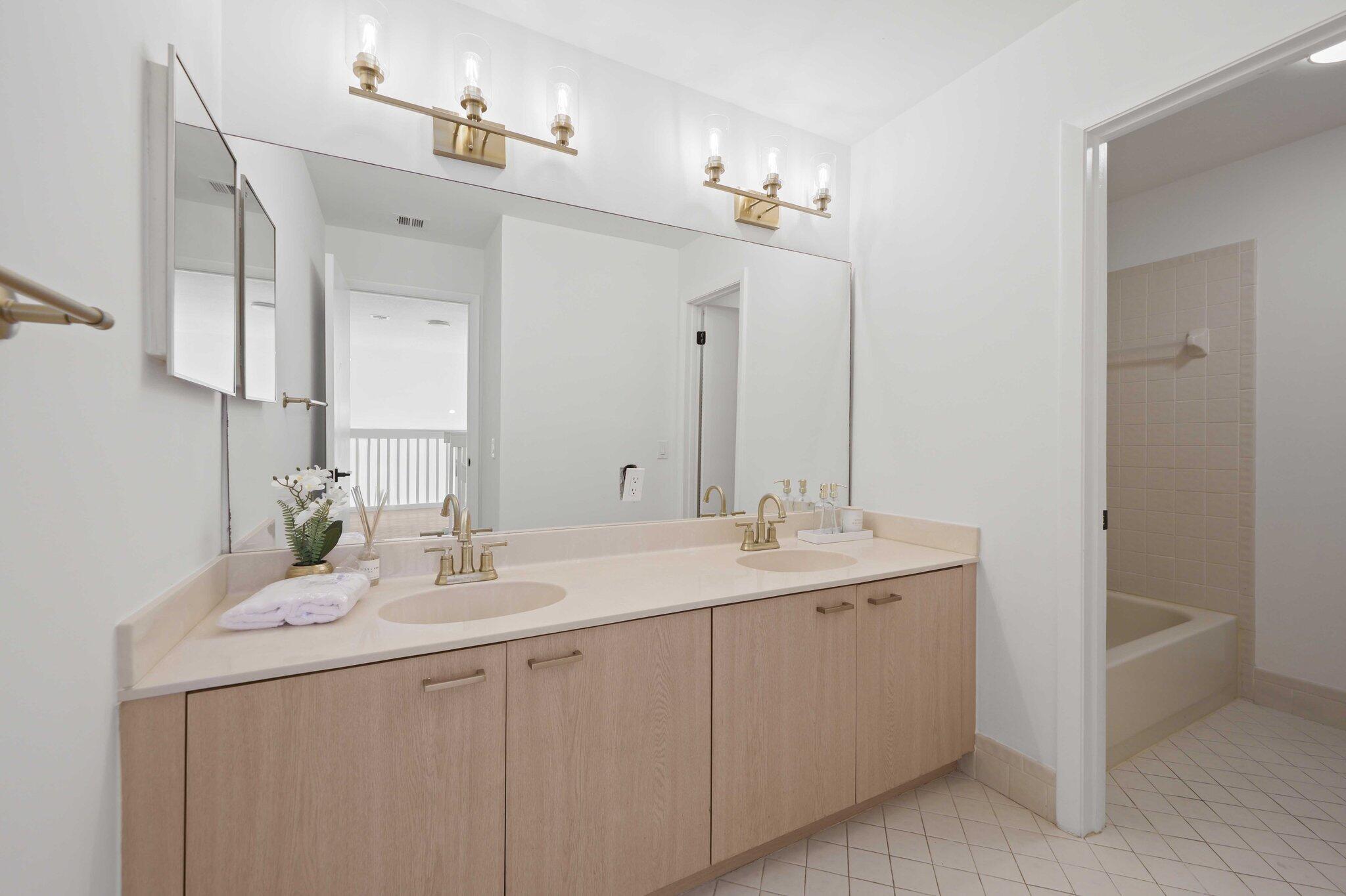 WEST GLEN VILLAGE - Residential