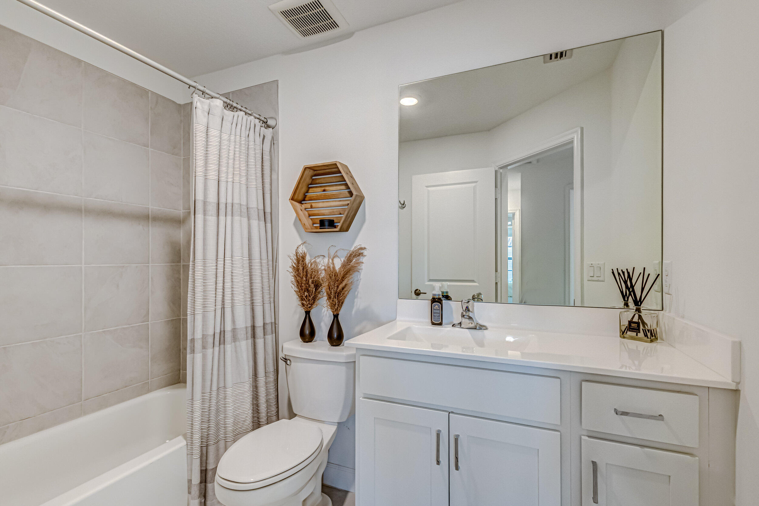 MEDITERRANEA - Residential Lease