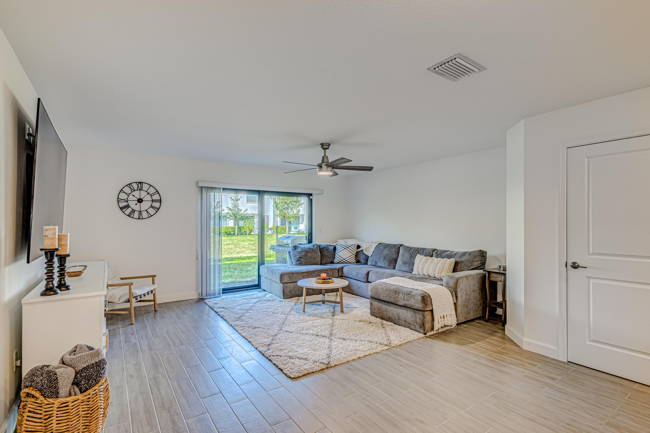 MEDITERRANEA - Residential Lease