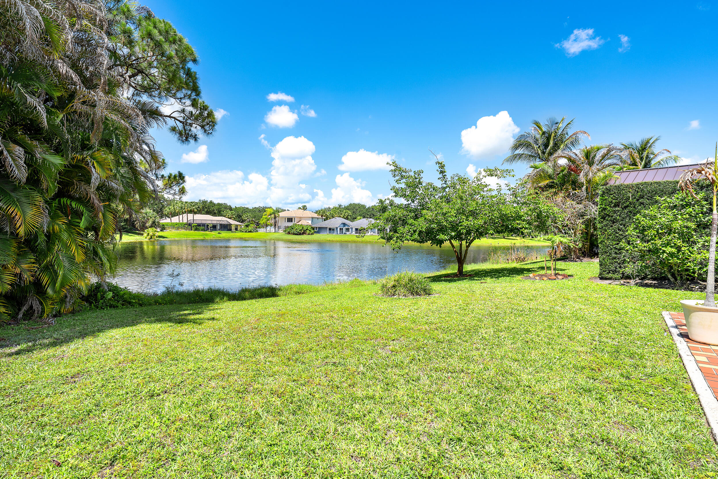HERITAGE OAKS - Residential