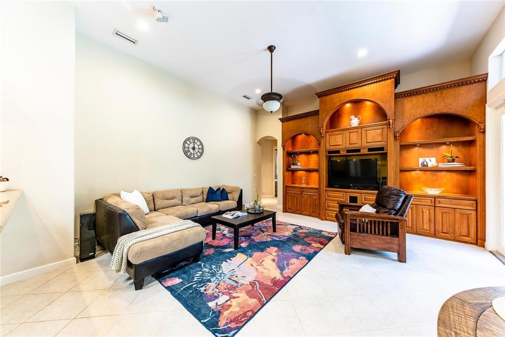 Fox Ridge 157-8 B - Residential