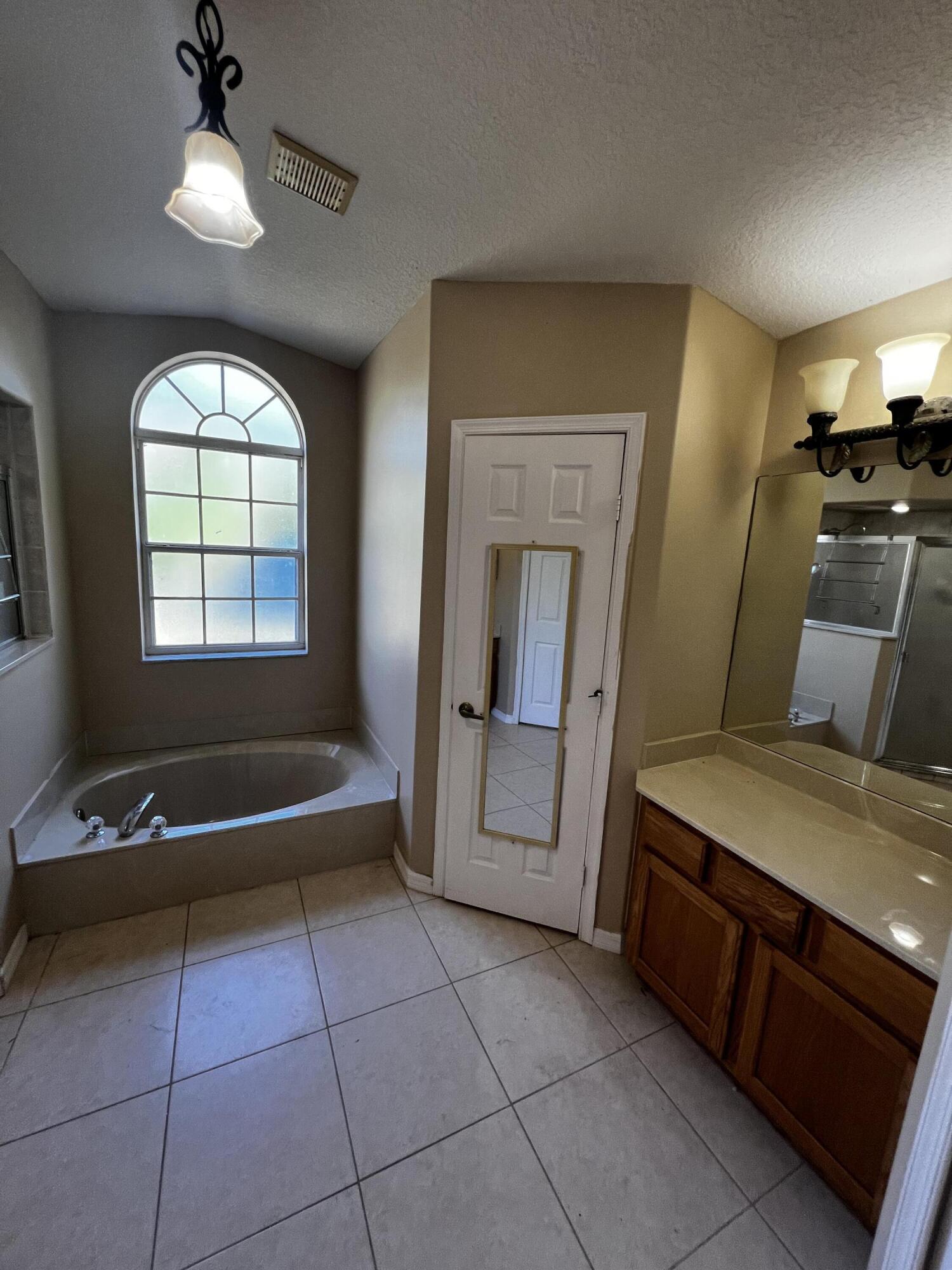 PORT ST LUCIE SECTION 11 - Residential Lease
