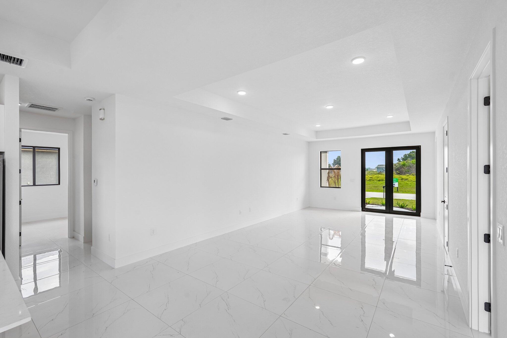 PORT LABELLE UNIT 8 - Residential