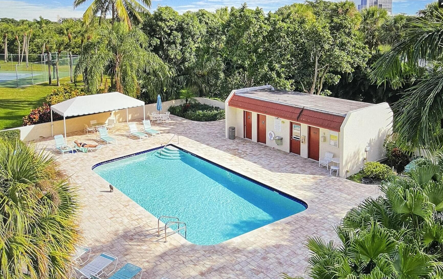 LANDS OF THE PRESIDENT CONDO 5 - Residential