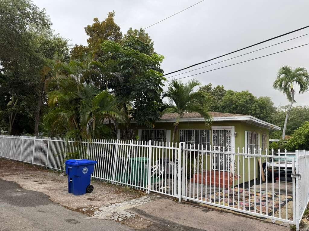 INGLEWOOD GARDENS - Residential Income