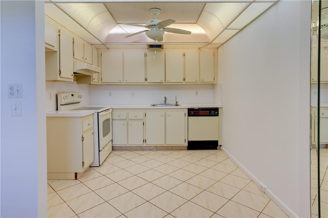 WYNMOOR COUNTRY CLUB - Residential