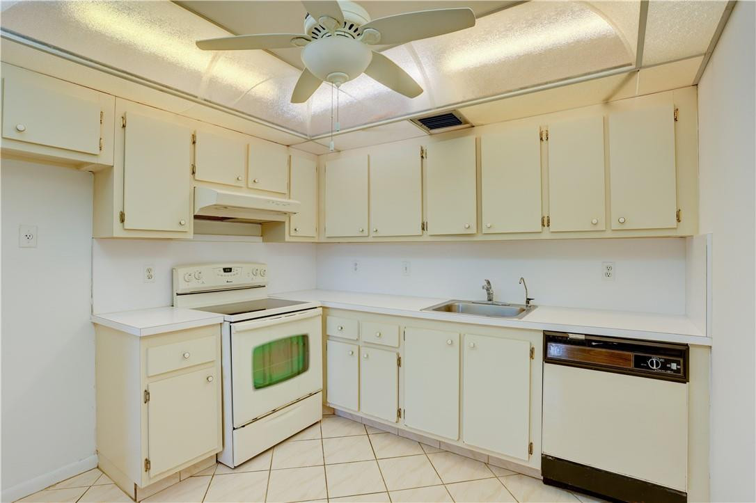WYNMOOR COUNTRY CLUB - Residential